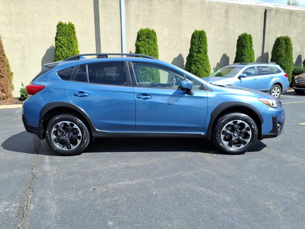2022 Subaru Crosstrek Premium photo 2