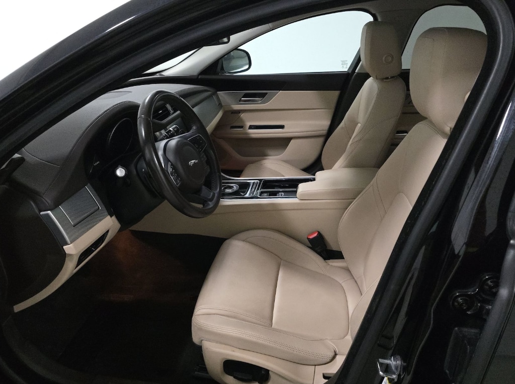 Used 2017 Jaguar XF 35t Sedan