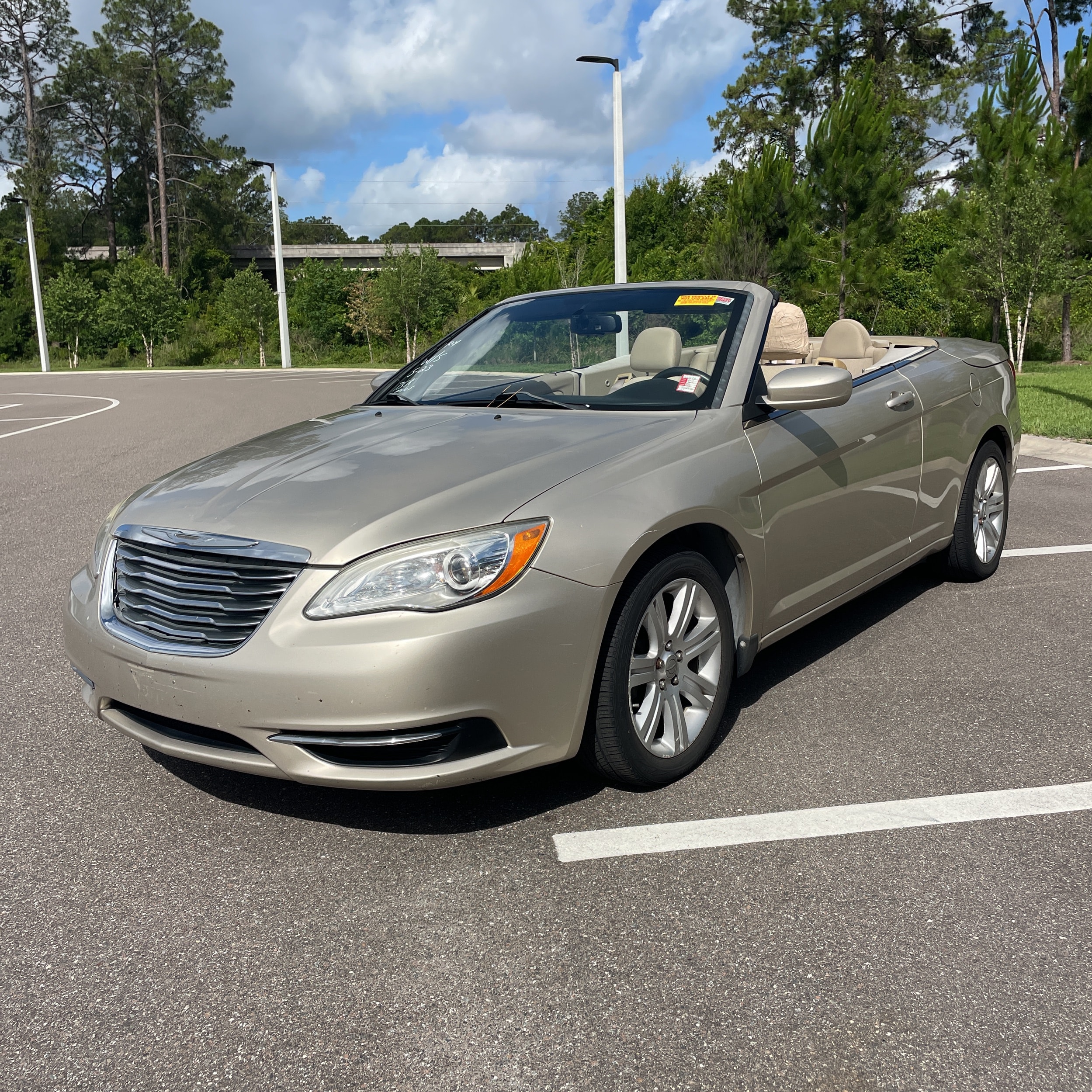 2013 Chrysler 200's photo
