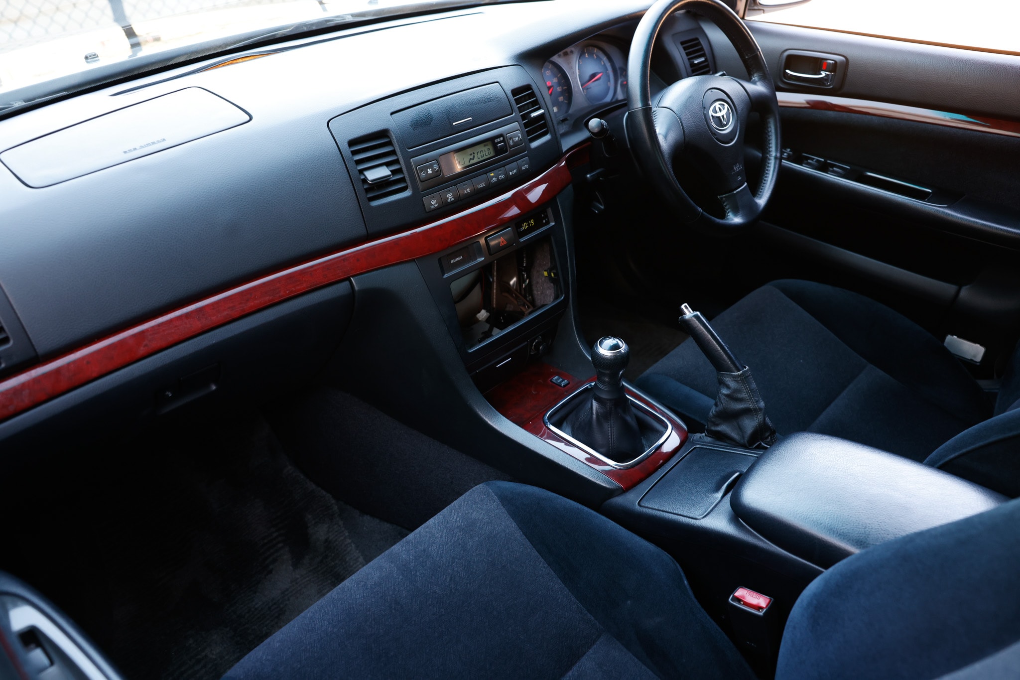 2000 Toyota Mark II JDM car for sale — photo 22 of 25