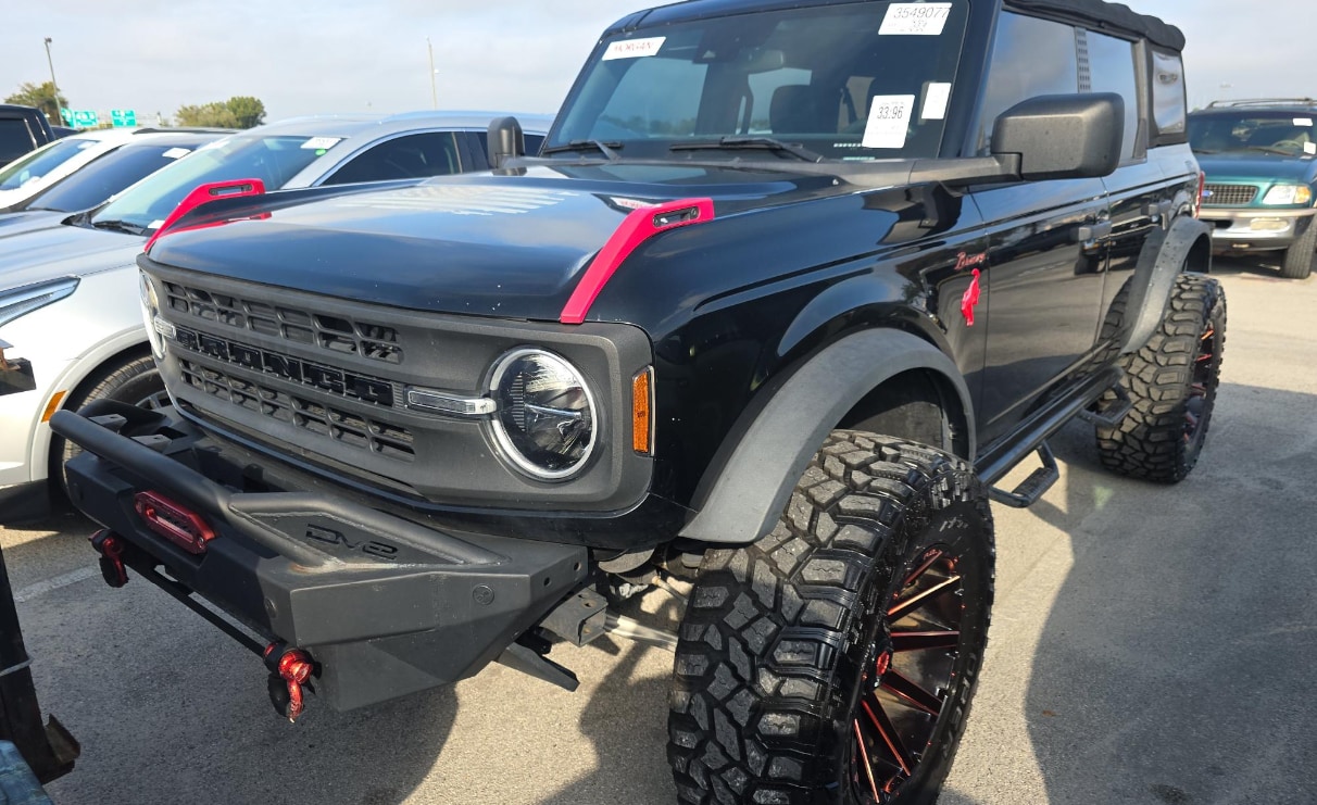 2021 Ford Bronco 4-Door Base's photo