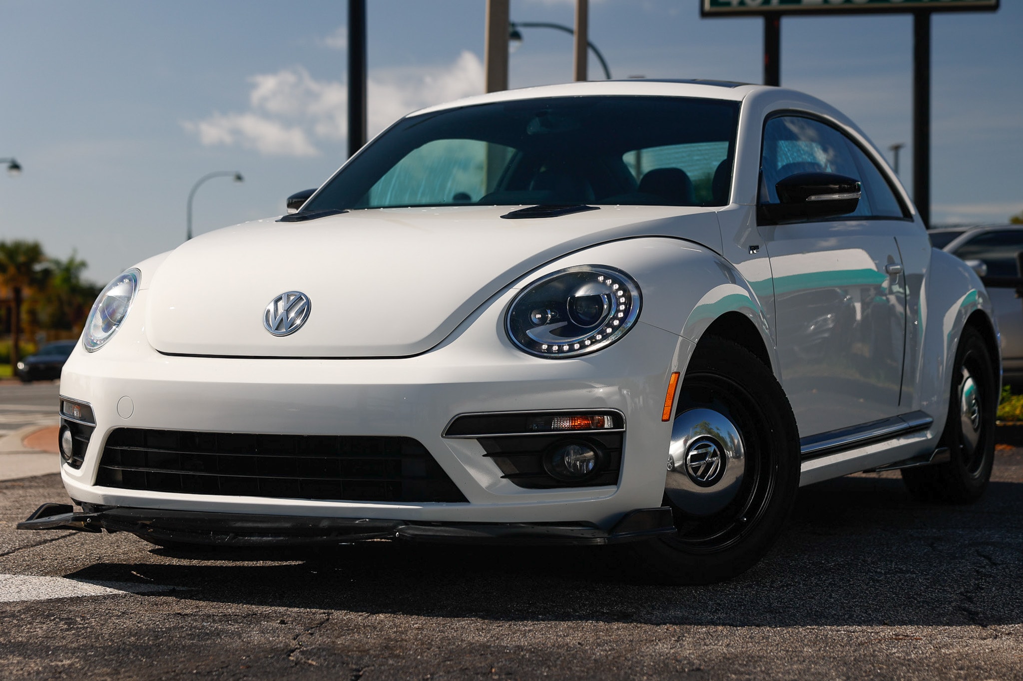 White 2013 Volkswagen Beetle Hatchback Front-Wheel Drive 6-Speed Automatic
