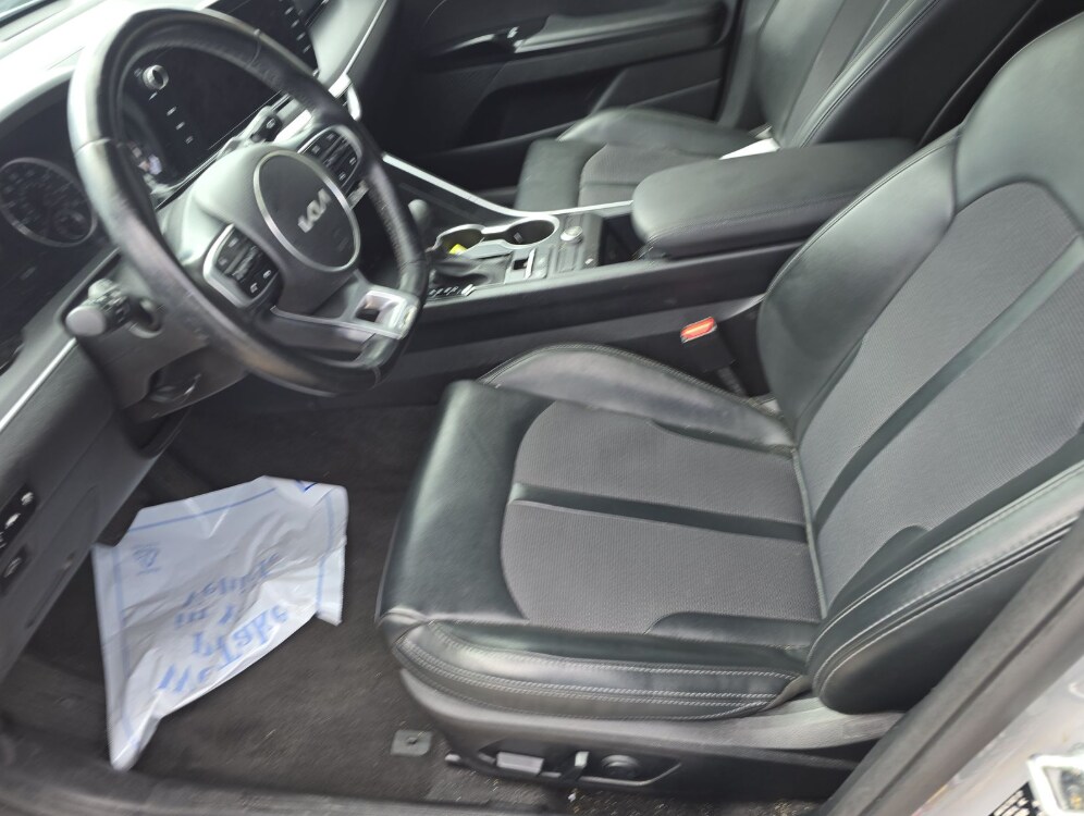 2023 Kia K5 GT-Line photo 2