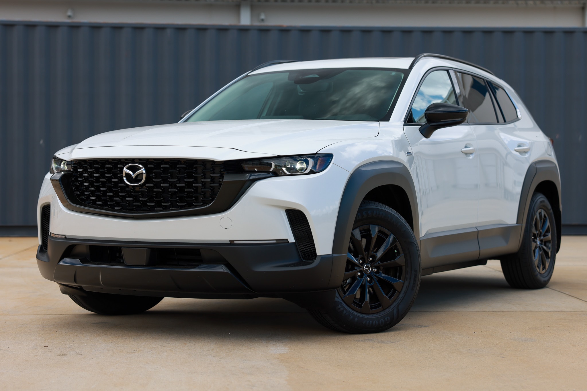 2025 Mazda CX-50 2.5 Hybrid Premium's photo