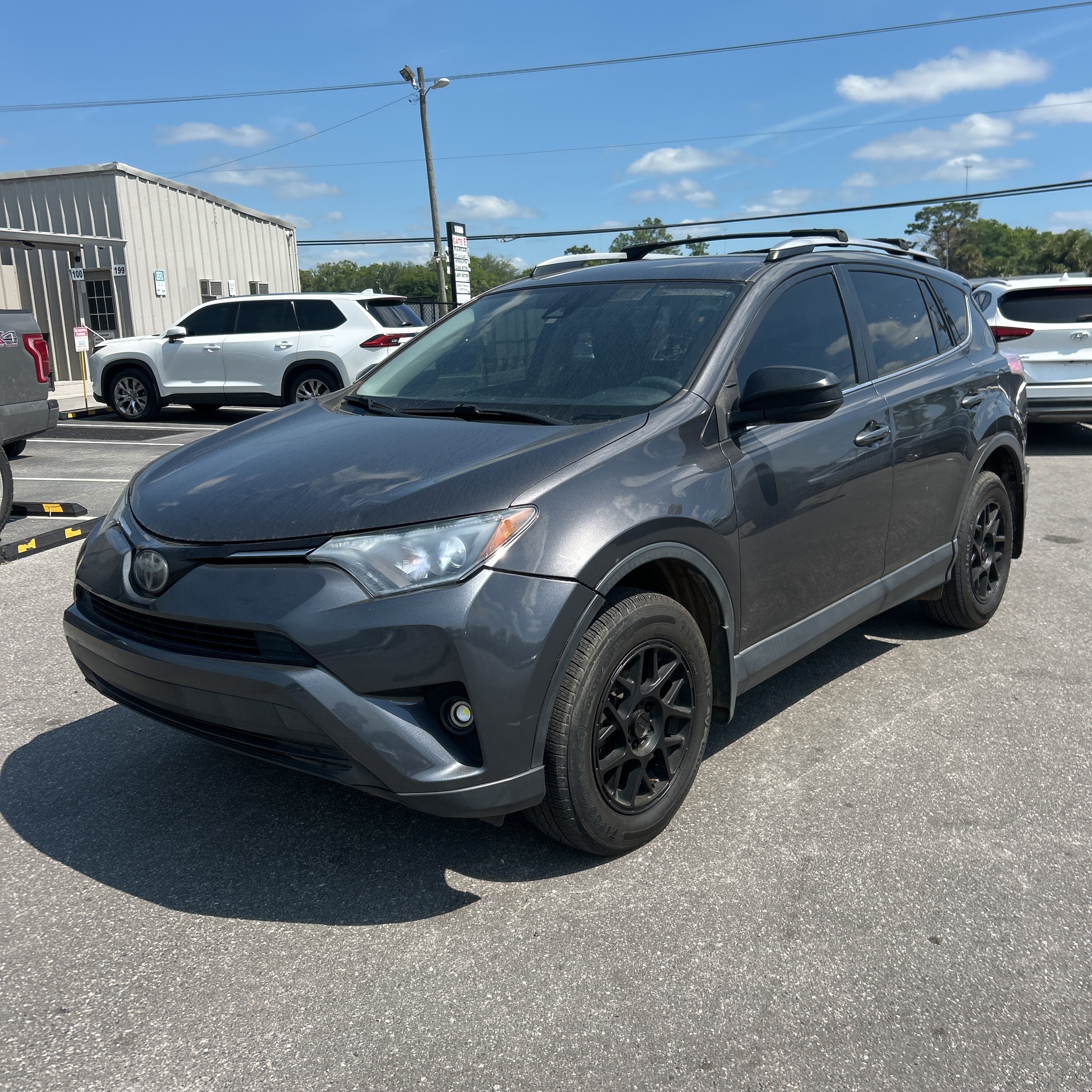 2017 Toyota RAV4 LE AWD's photo