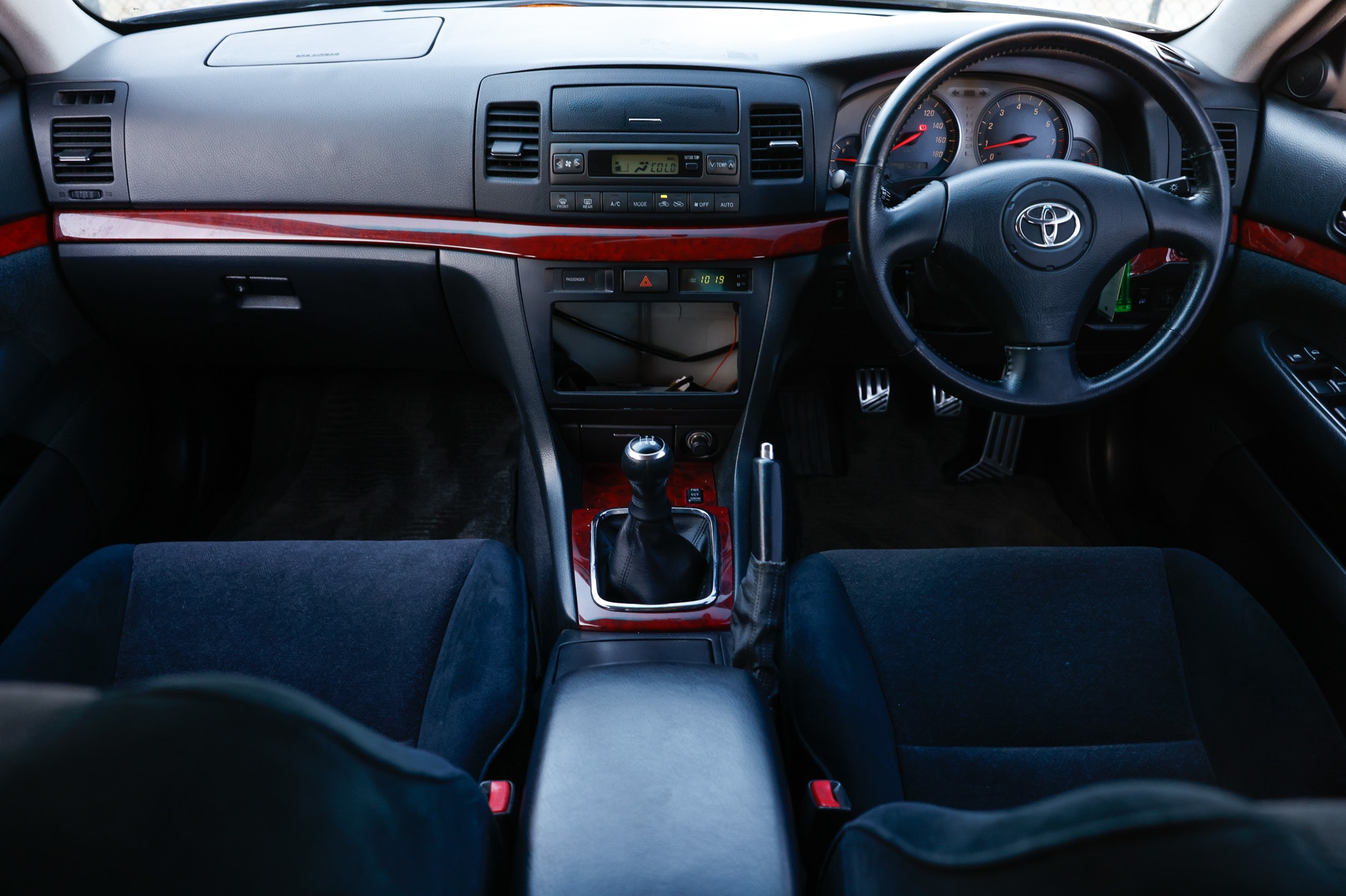 2000 Toyota Mark II JDM car for sale — photo 2 of 25
