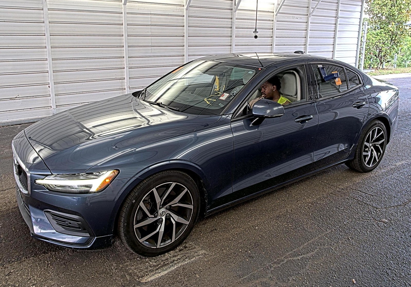 2020 Volvo S60 T6 Momentum AWD's photo