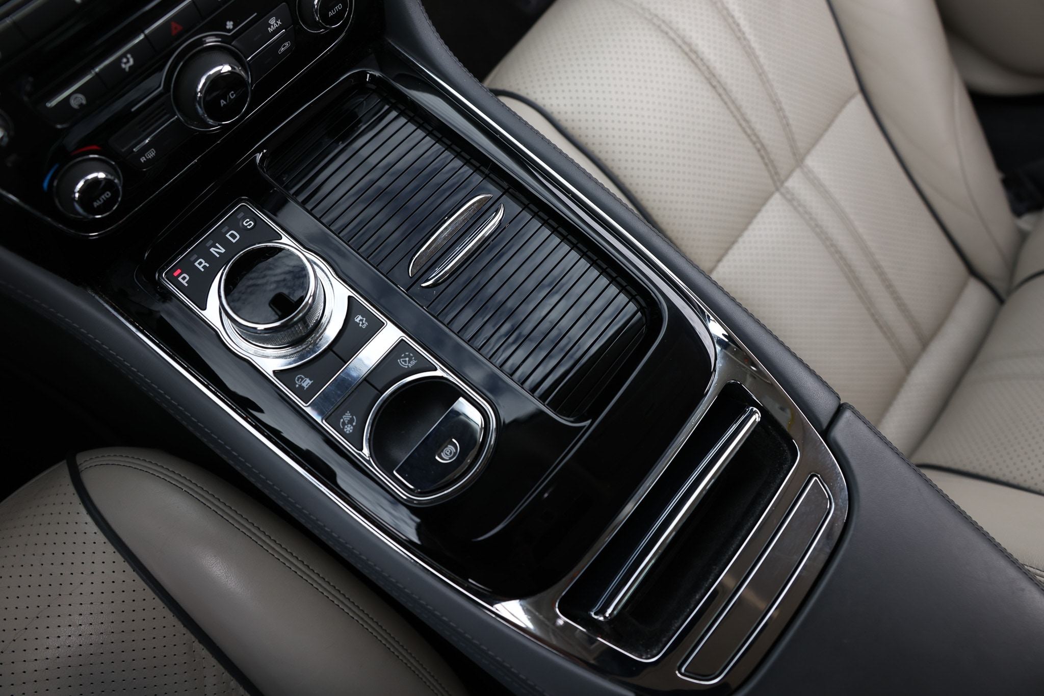 2019 Jaguar XJ R-Sport - Photo 42