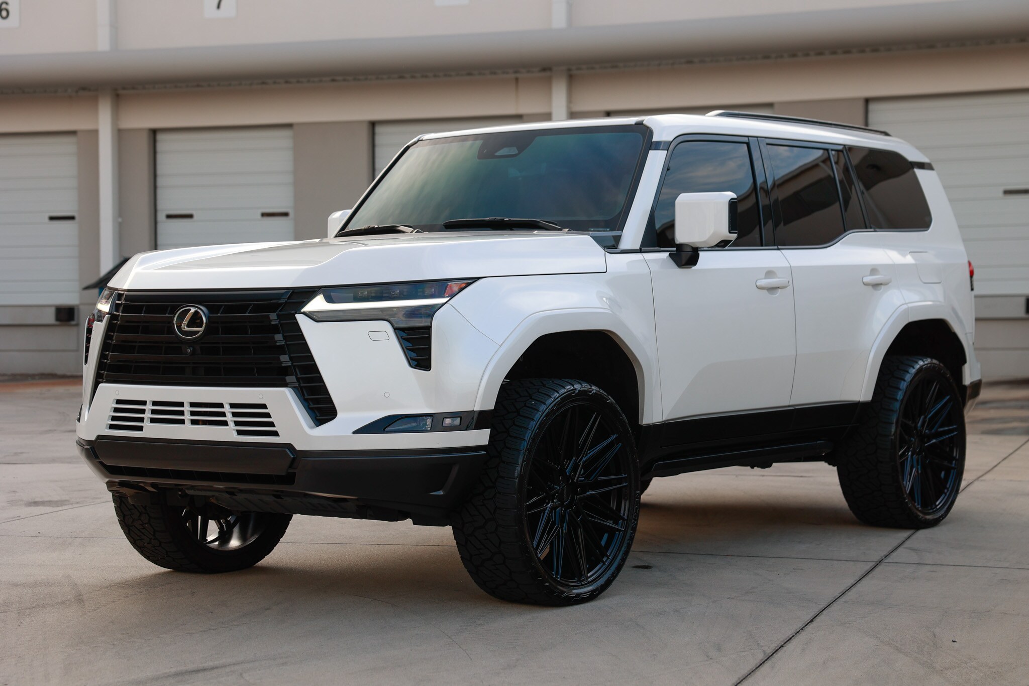 2024 Lexus GX 550 Luxury photo 2