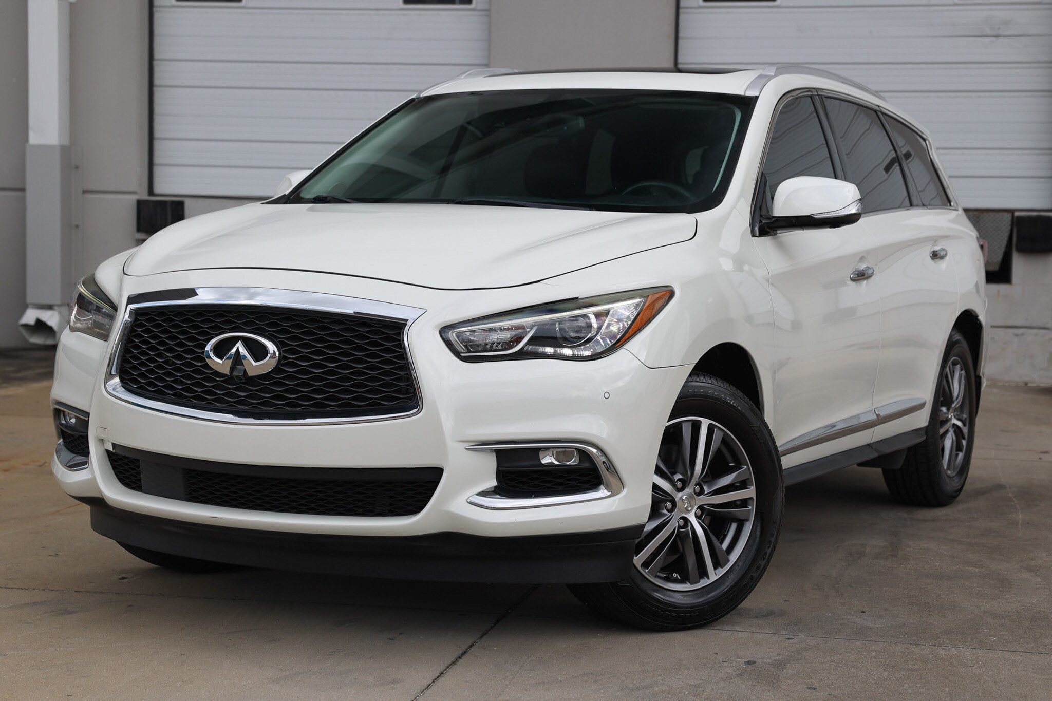 White 2019 INFINITI QX60 Pure FWD SUV / Crossover Front-Wheel Drive Continuously Variable Transmission