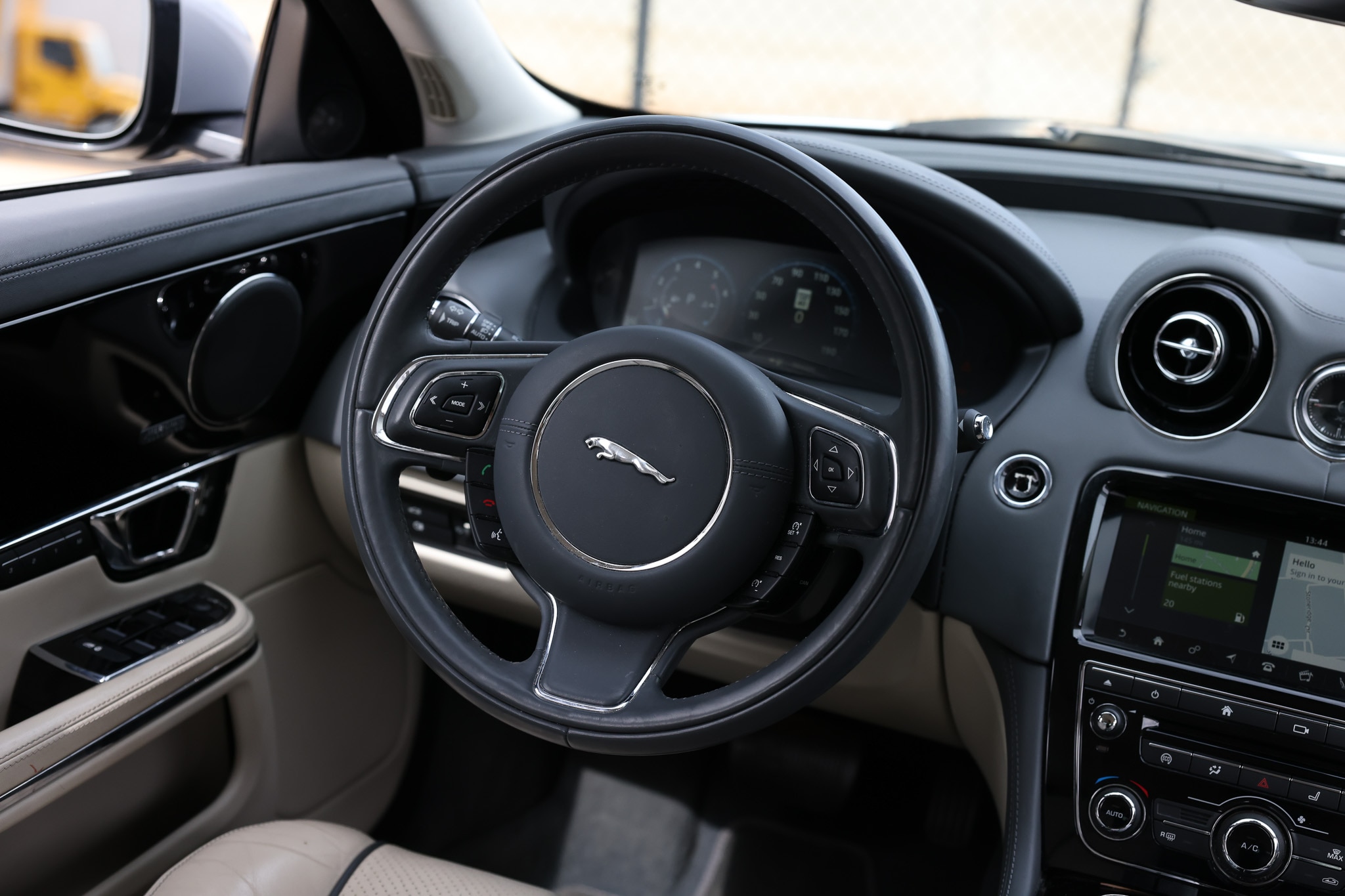 2019 Jaguar XJ R-Sport - Photo 33