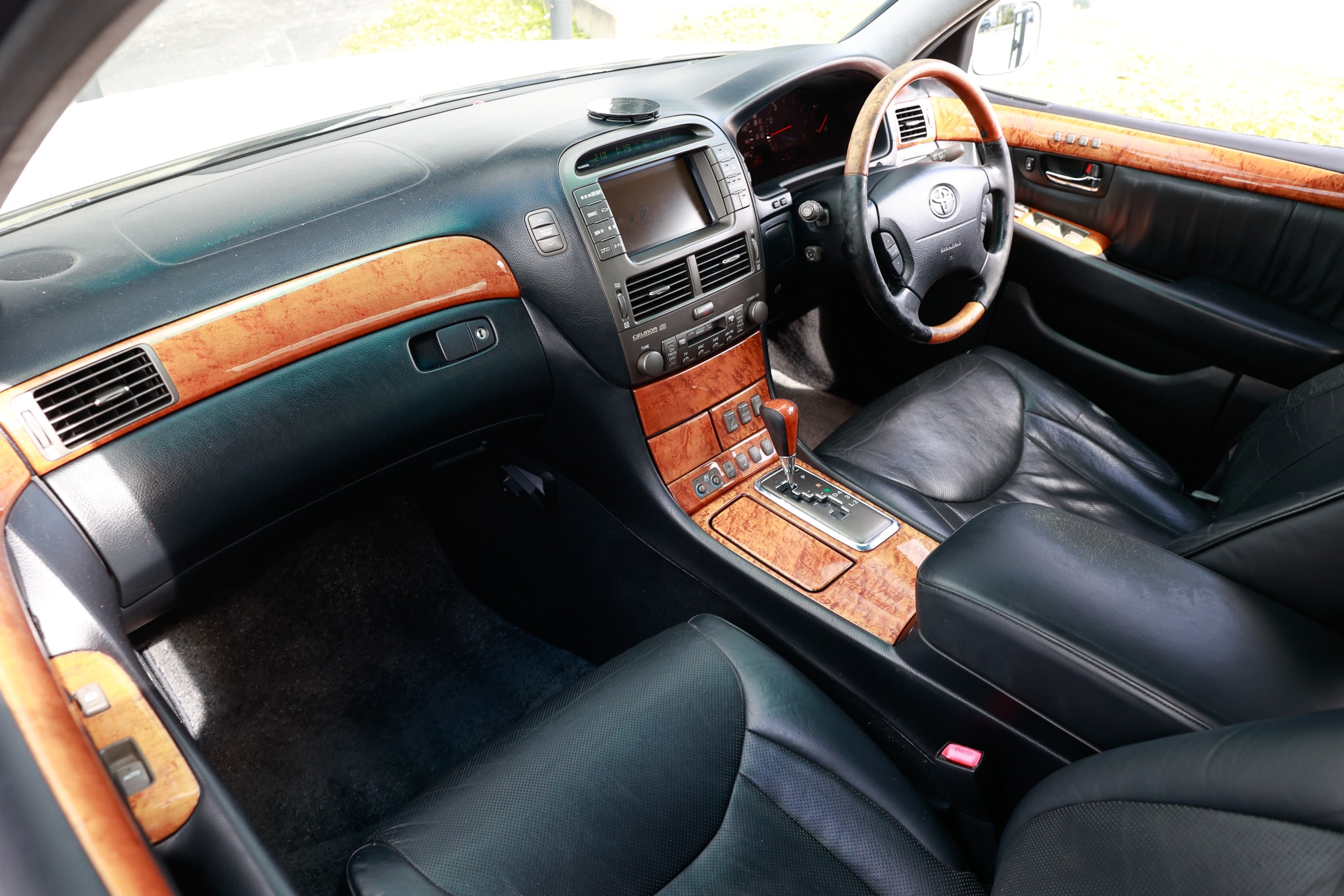 2000 Toyota Celsior JDM car for sale — photo 19 of 25