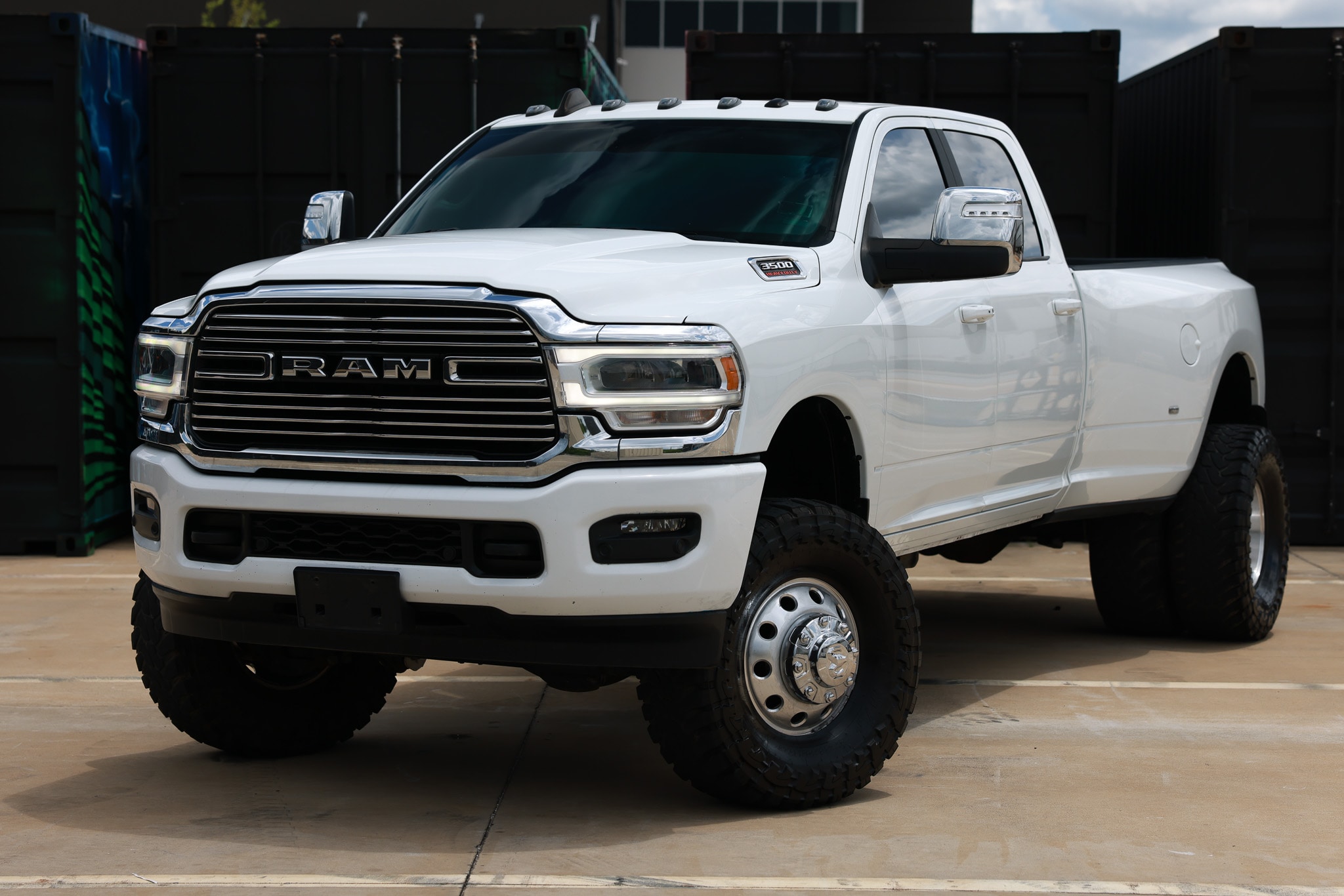 2024 RAM 3500 Laramie 4X4 Crew Cab LWB's photo