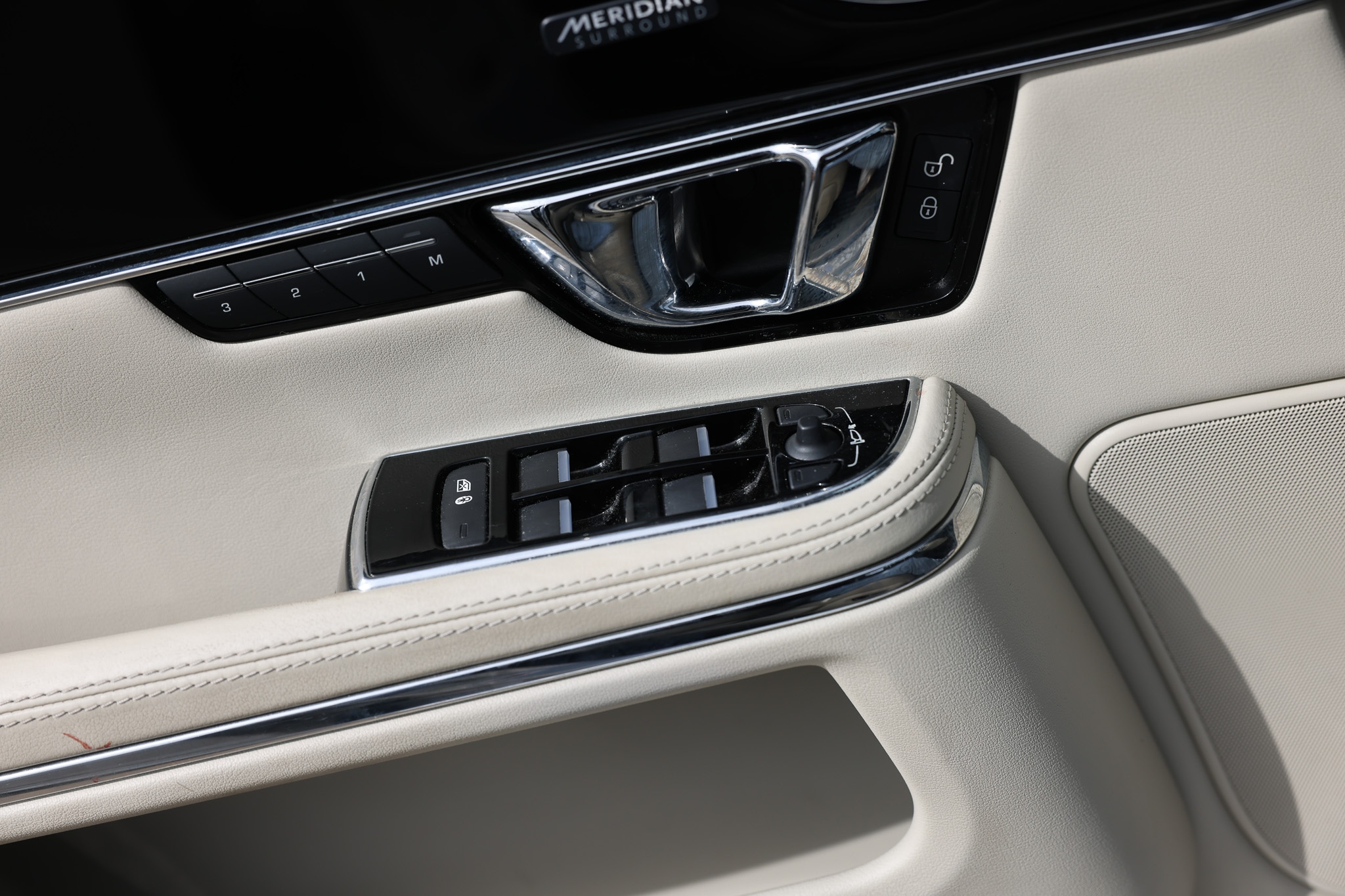 2019 Jaguar XJ R-Sport - Photo 51