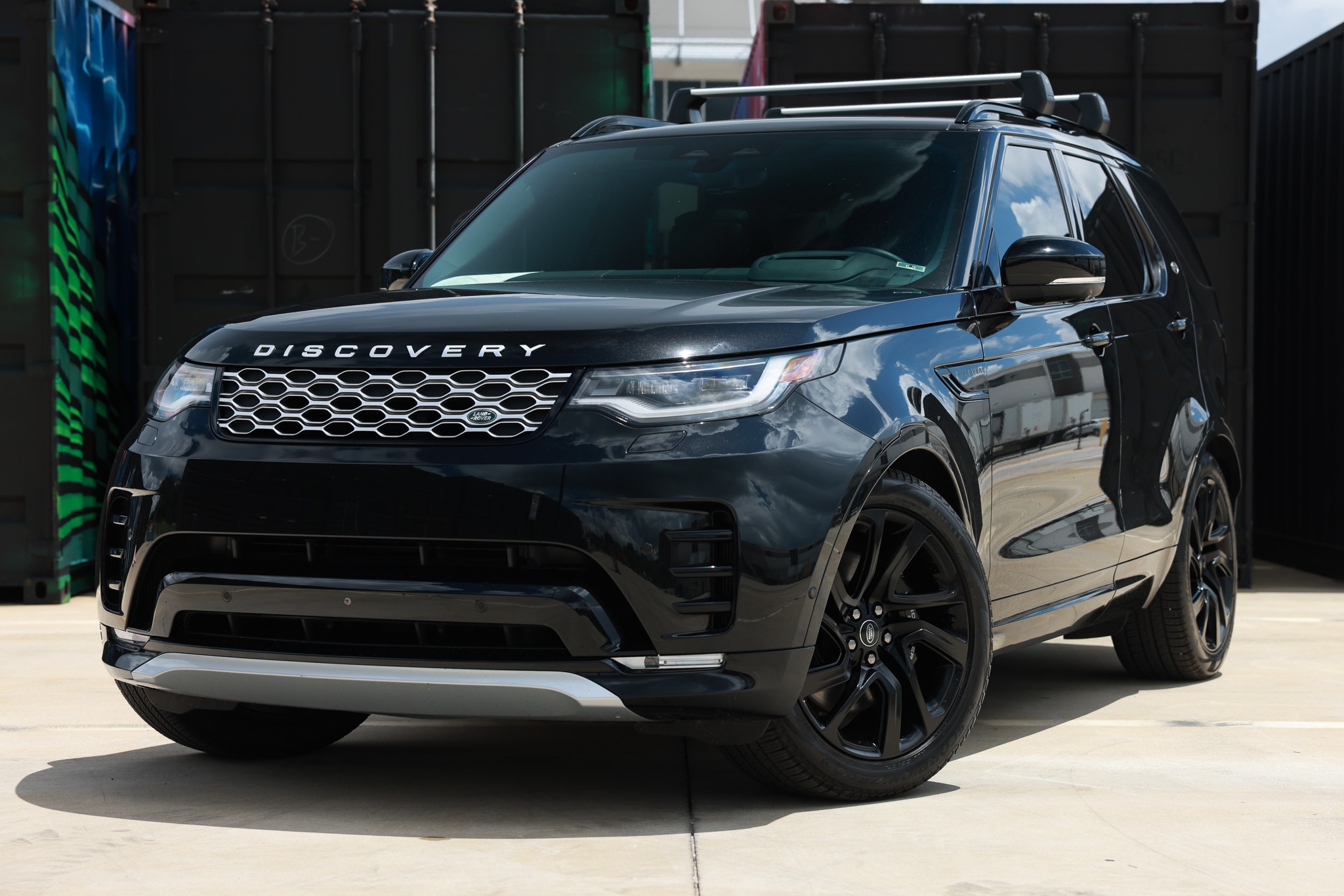 2024 Land Rover Discovery P360 Metropolitan Edition's photo