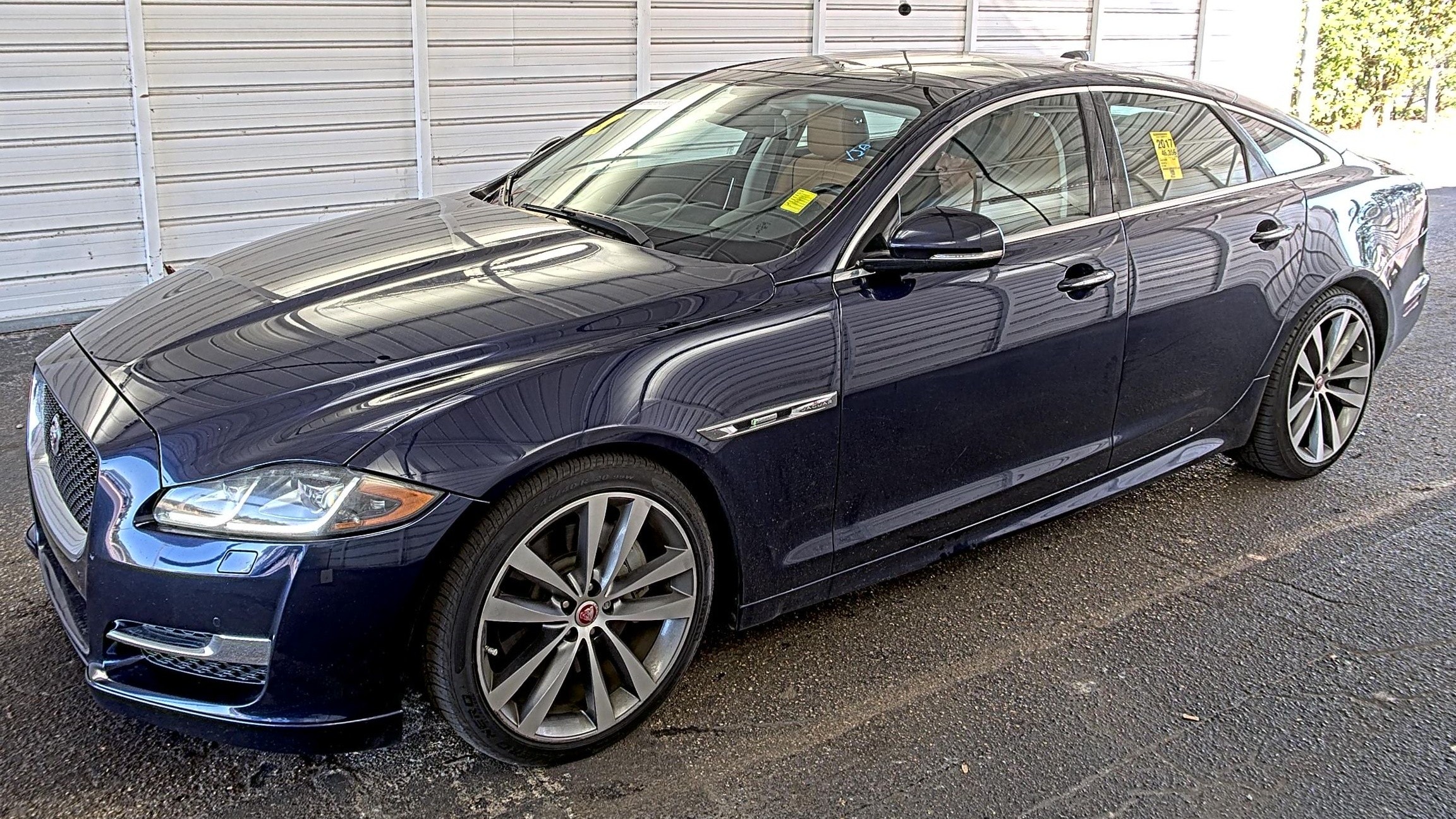 2017 Jaguar XJ R-Sport's photo
