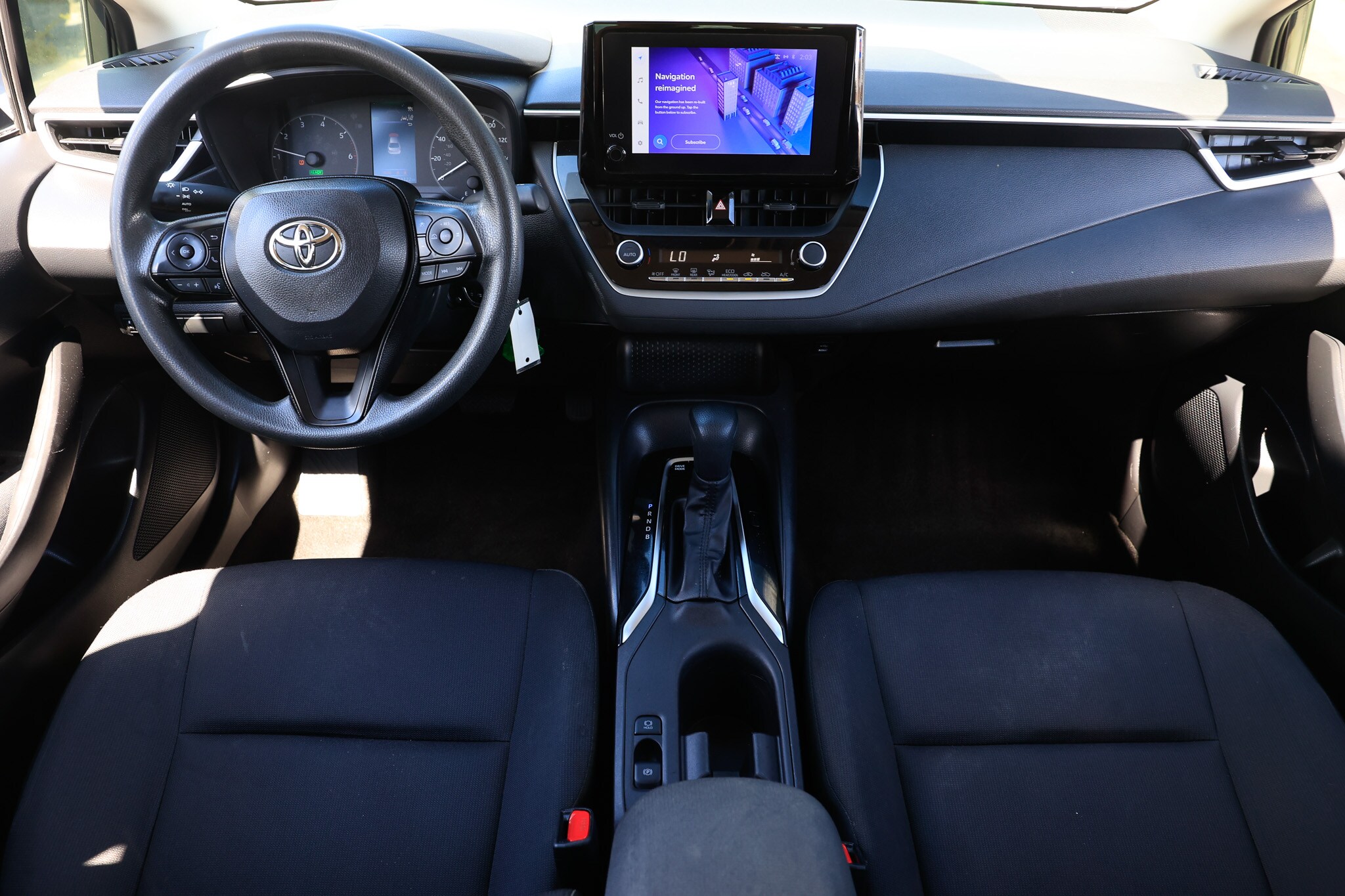 2023 Toyota Corolla Hybrid LE photo 2