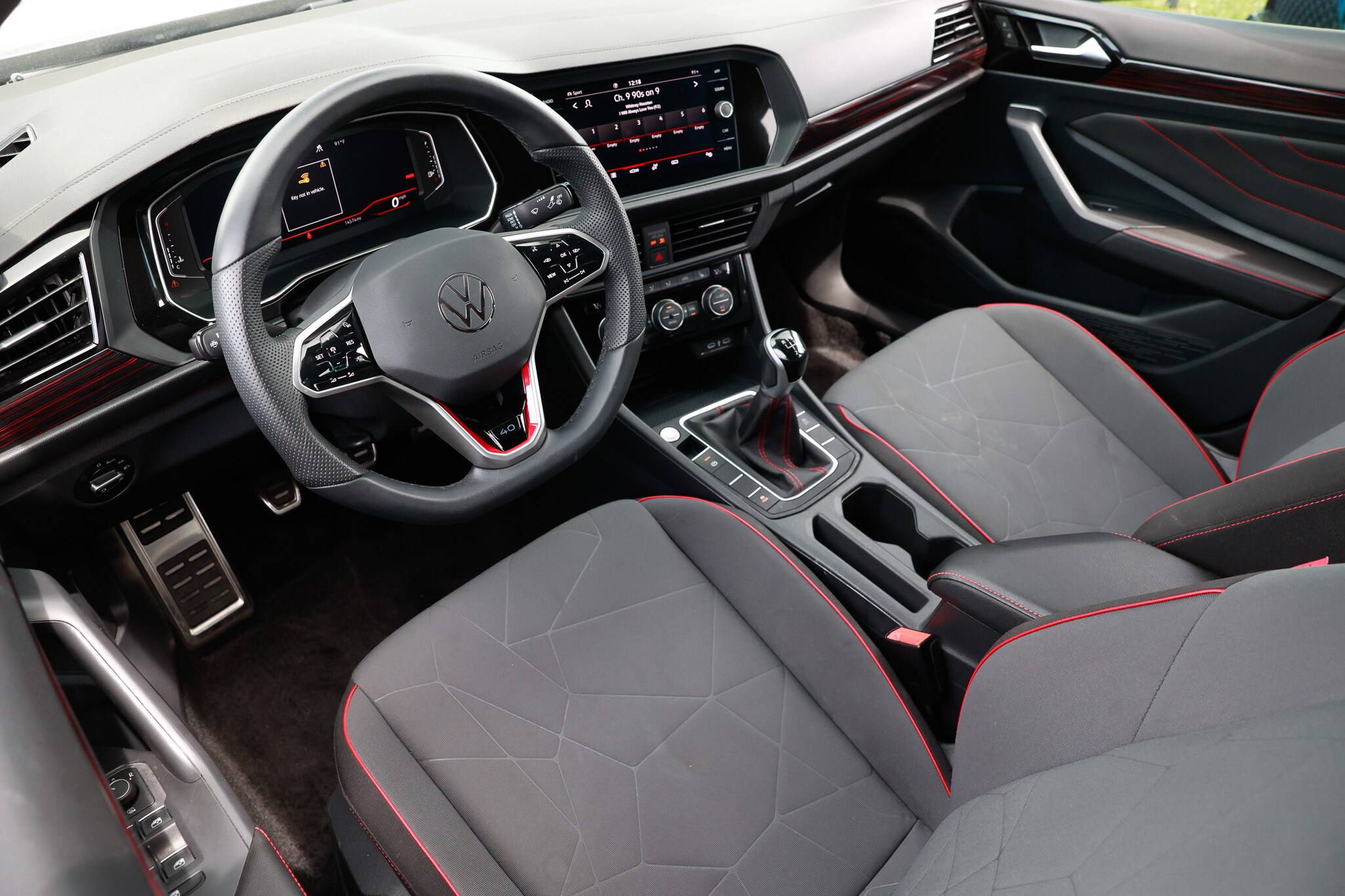 2024 Volkswagen Jetta GLI Autobahn Anniversary Edition photo 4