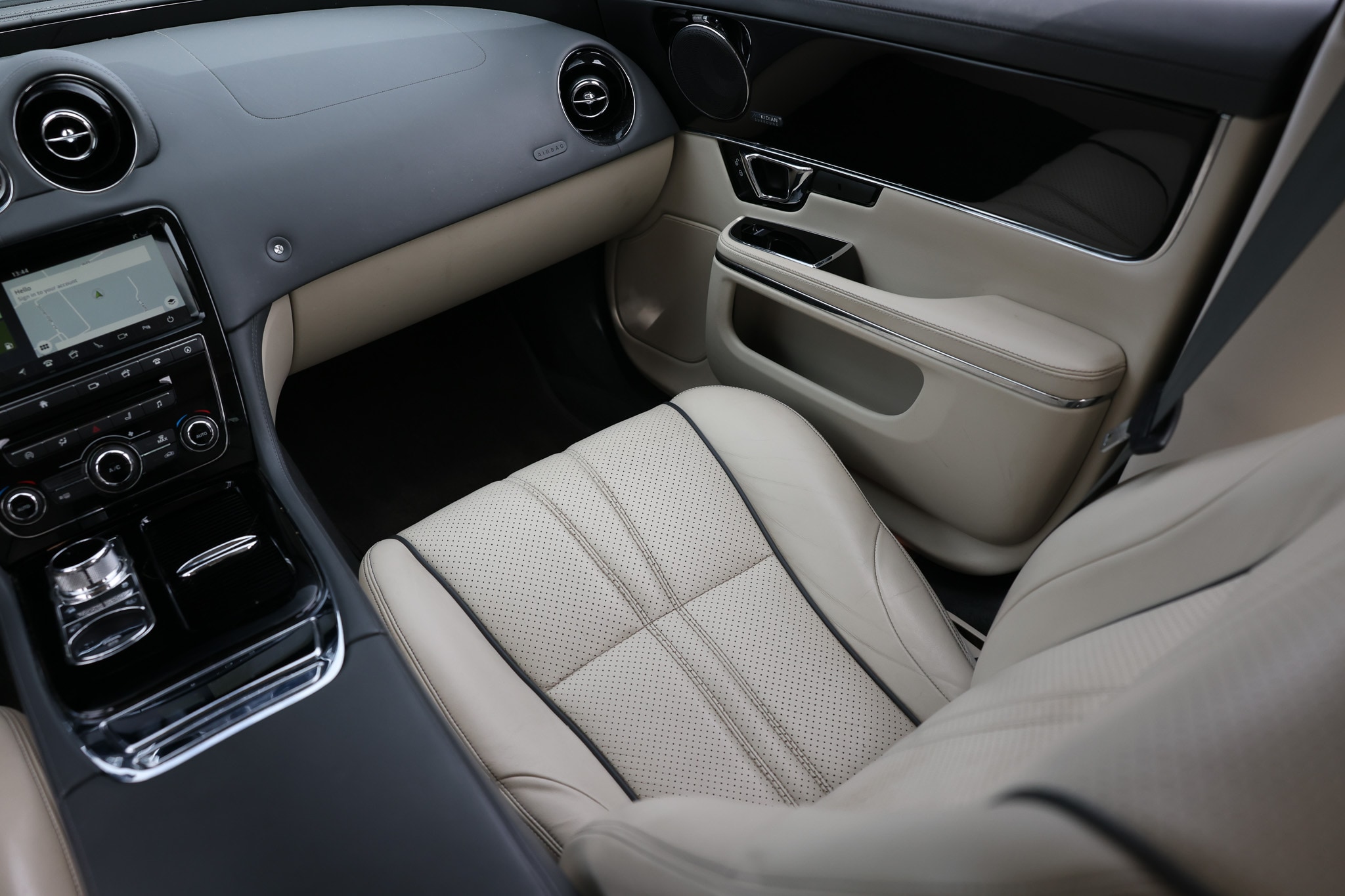 2019 Jaguar XJ R-Sport - Photo 27
