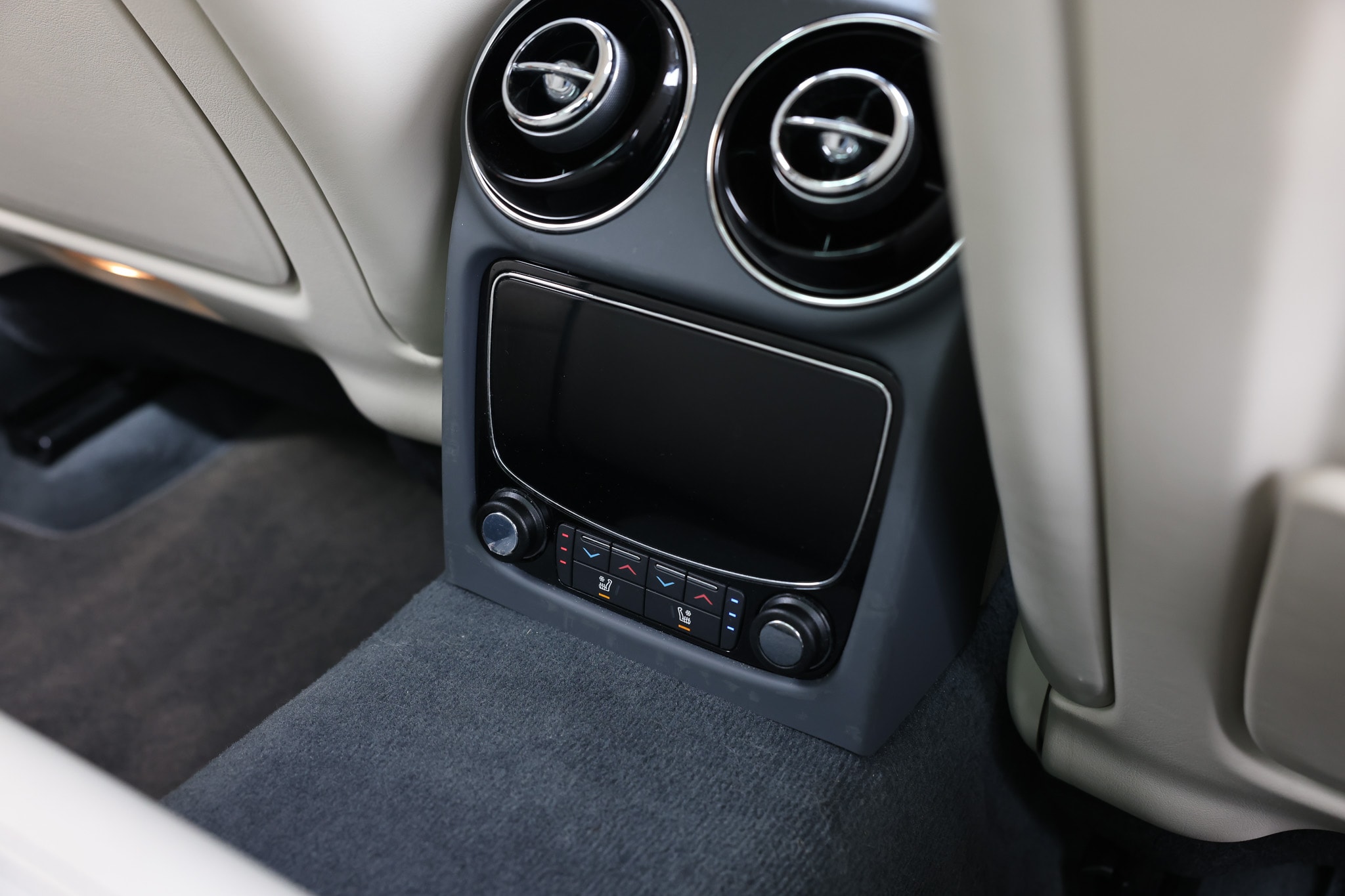2019 Jaguar XJ R-Sport - Photo 46