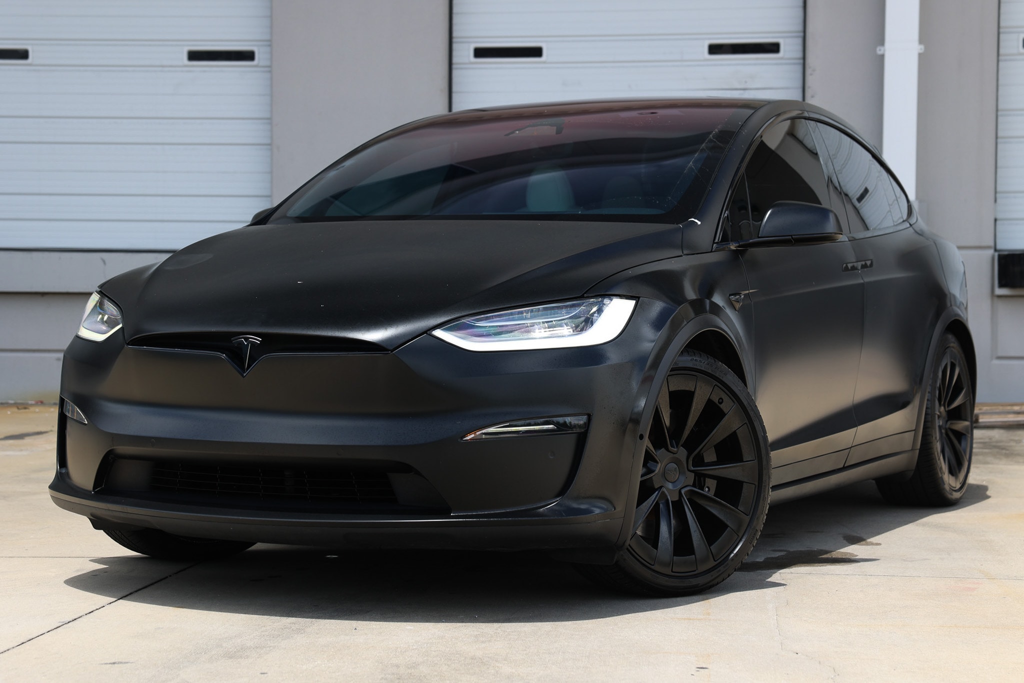 2022 Tesla Model X Long Range's photo