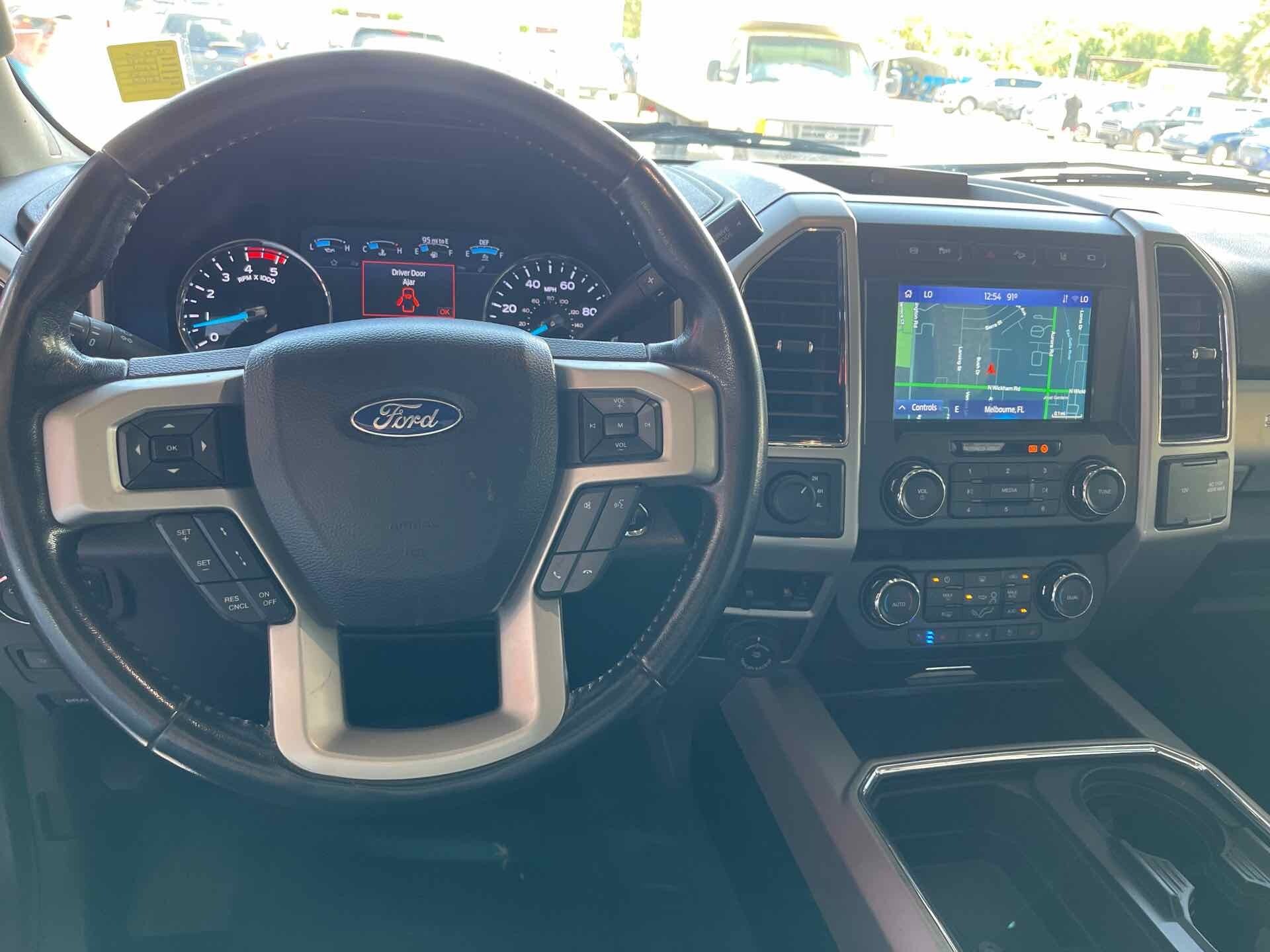 2021 Ford F-350 Lariat photo 2