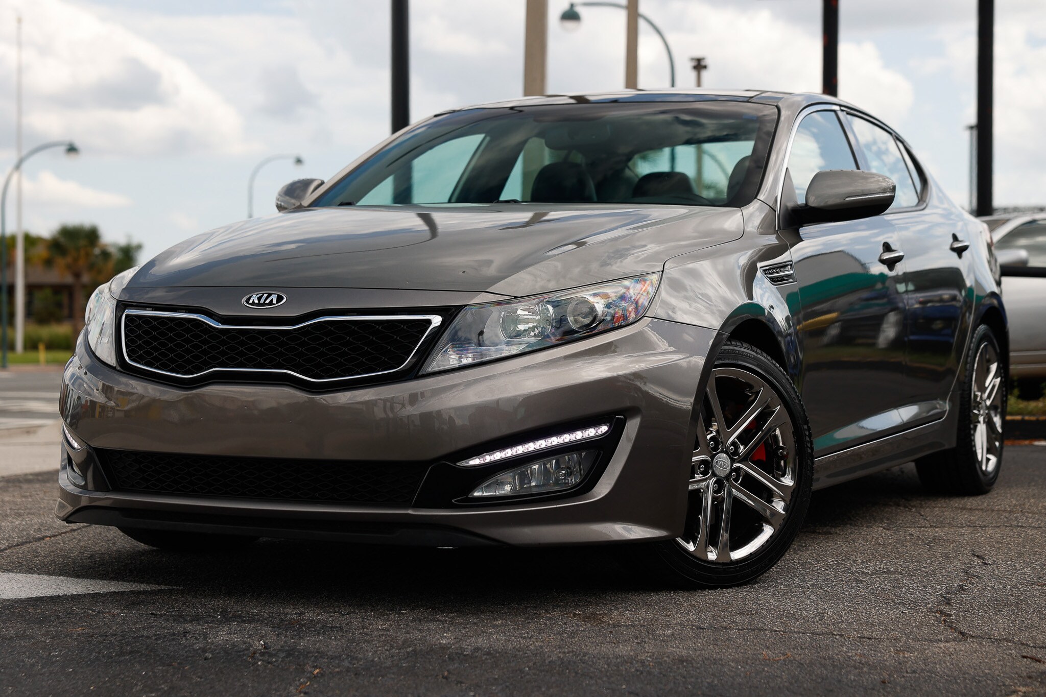 Gray 2013 Kia Optima Sedan Front-Wheel Drive 6-Speed Automatic