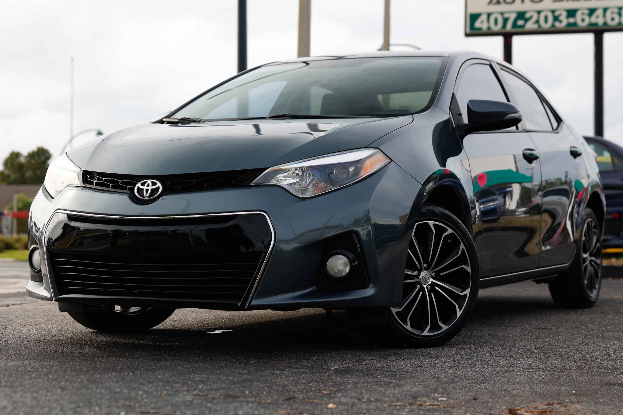 Gray 2016 Toyota Corolla Sedan Front-Wheel Drive Continuously Variable Transmission