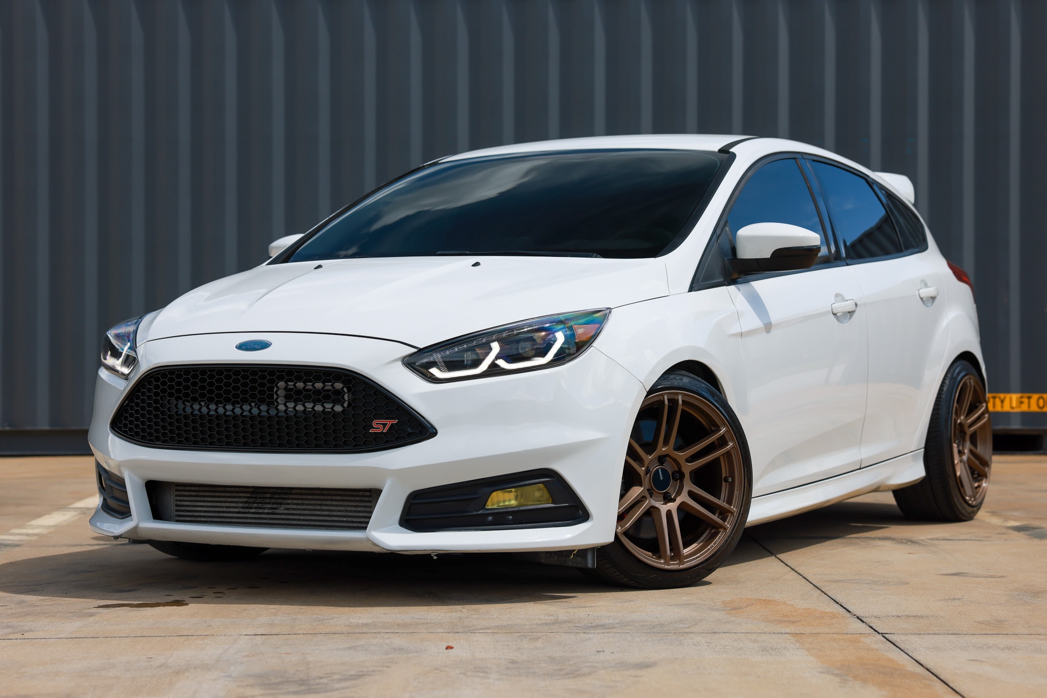 2017 Ford Focus 5 Door Hatch ST's photo