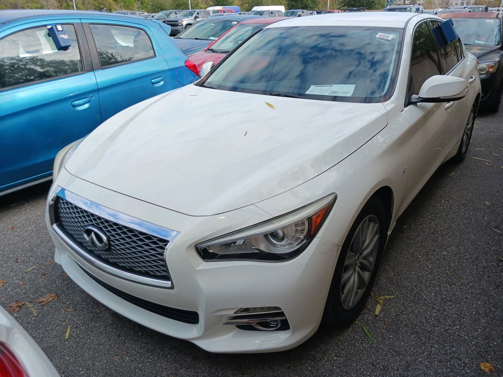2015 INFINITI Q50 Base's photo
