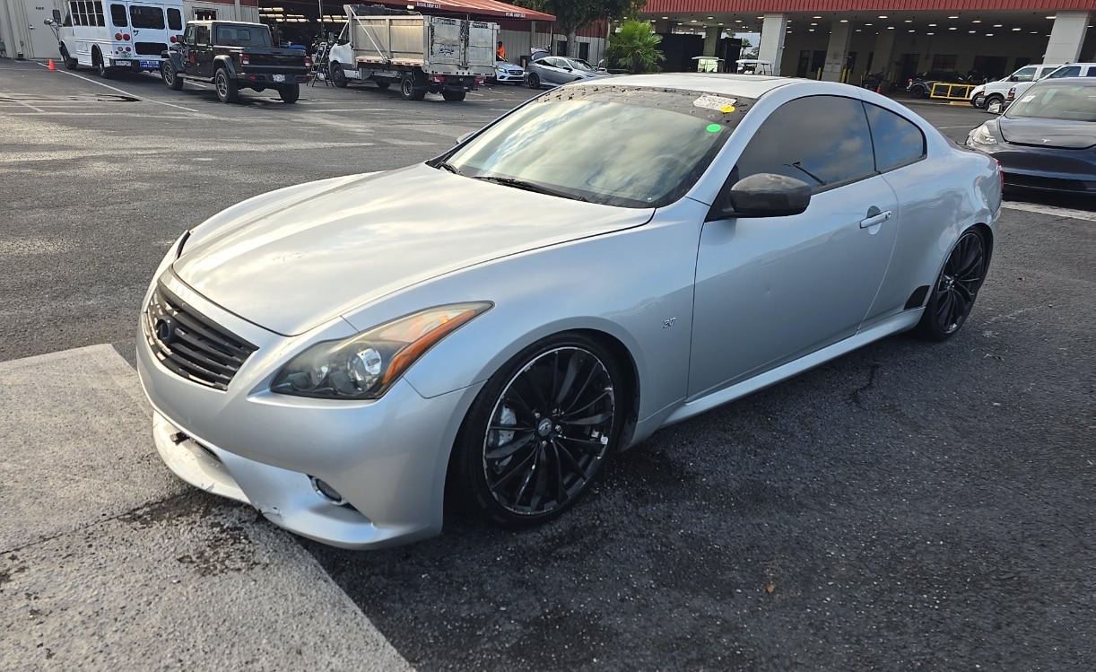 2015 INFINITI Q60's photo