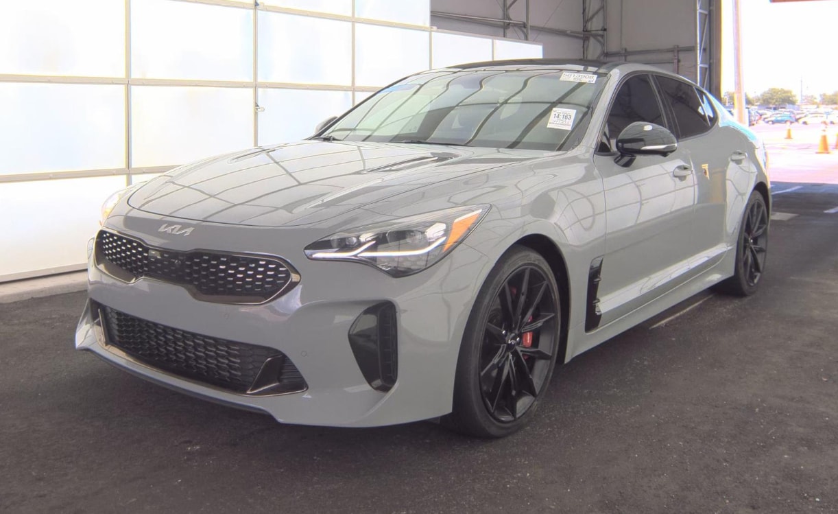 2023 Kia Stinger GT2's photo