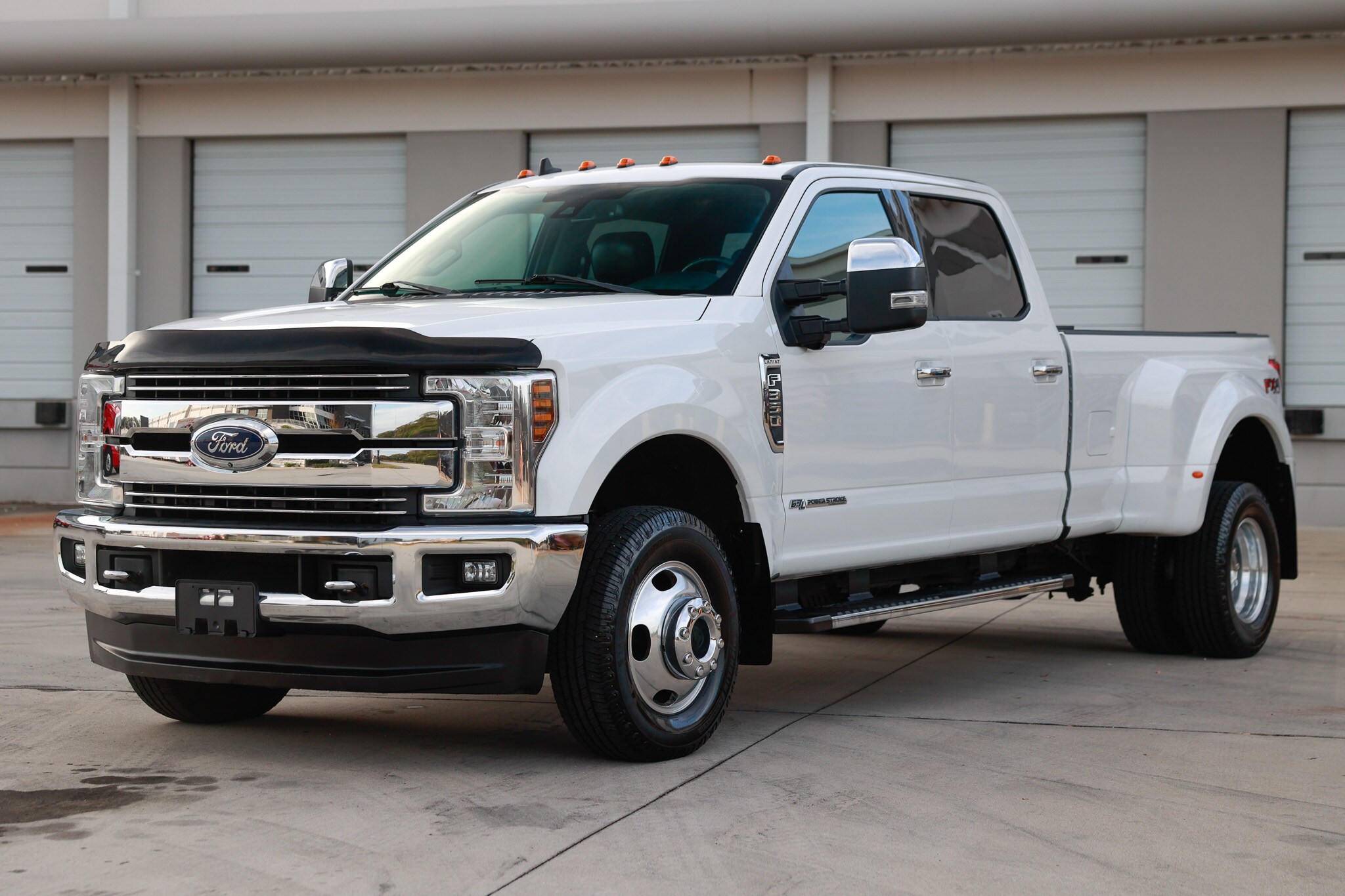 2019 Ford F-350 Lariat photo 3