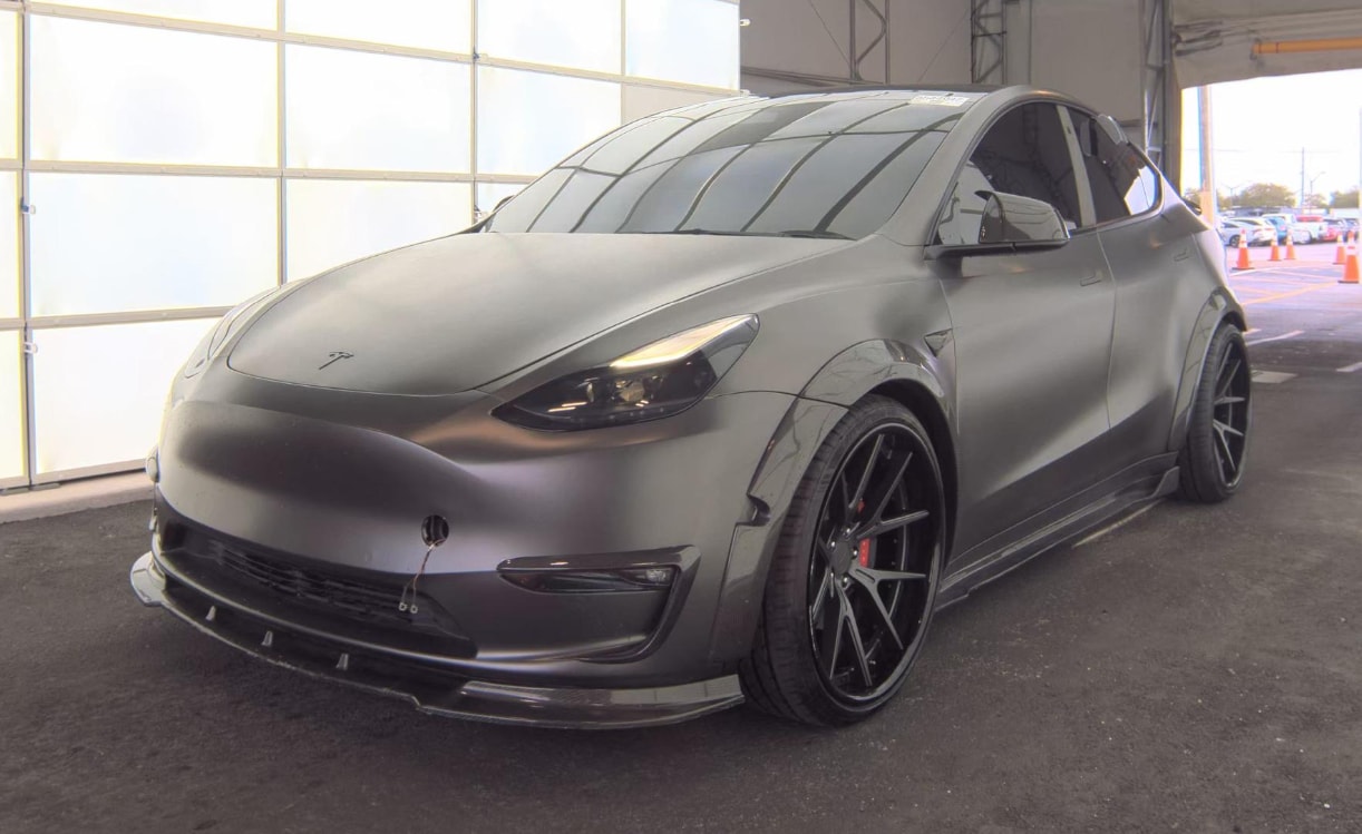 2022 Tesla Model Y Performance Dual Motor All-Wheel Drive's photo