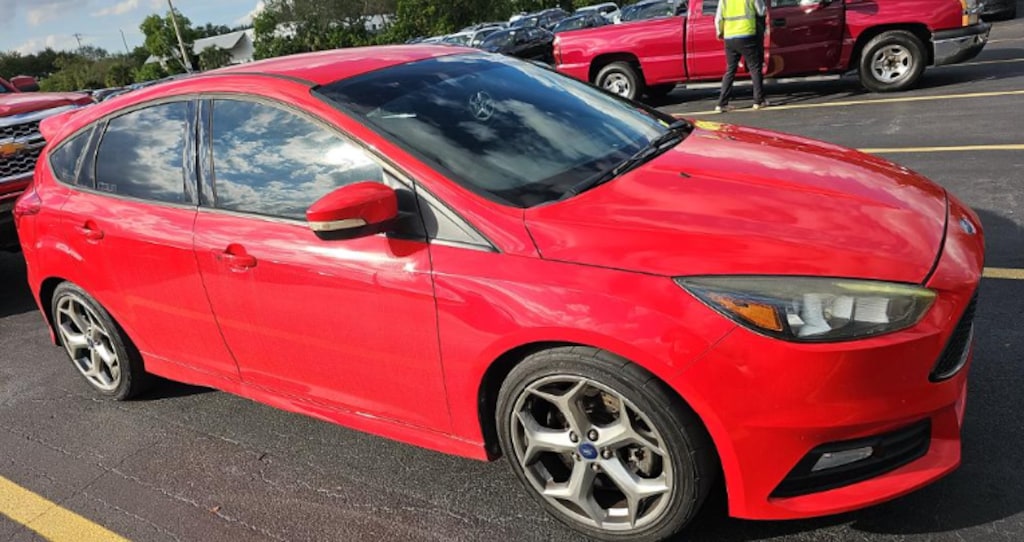 Used 2017 Ford Focus ST Base Hatchback