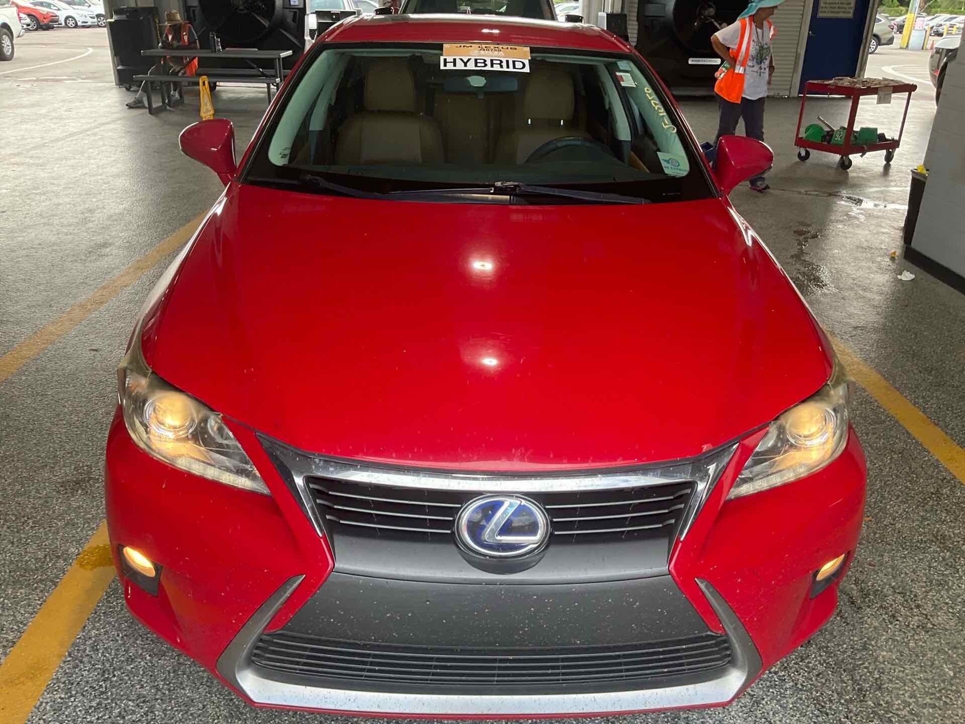 2014 Lexus CT 200h photo 2