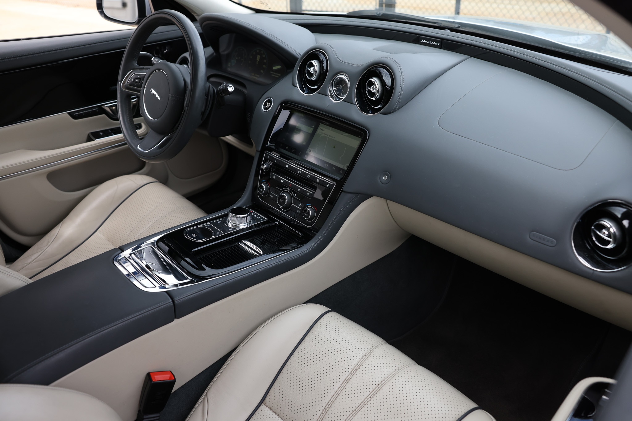2019 Jaguar XJ R-Sport - Photo 19