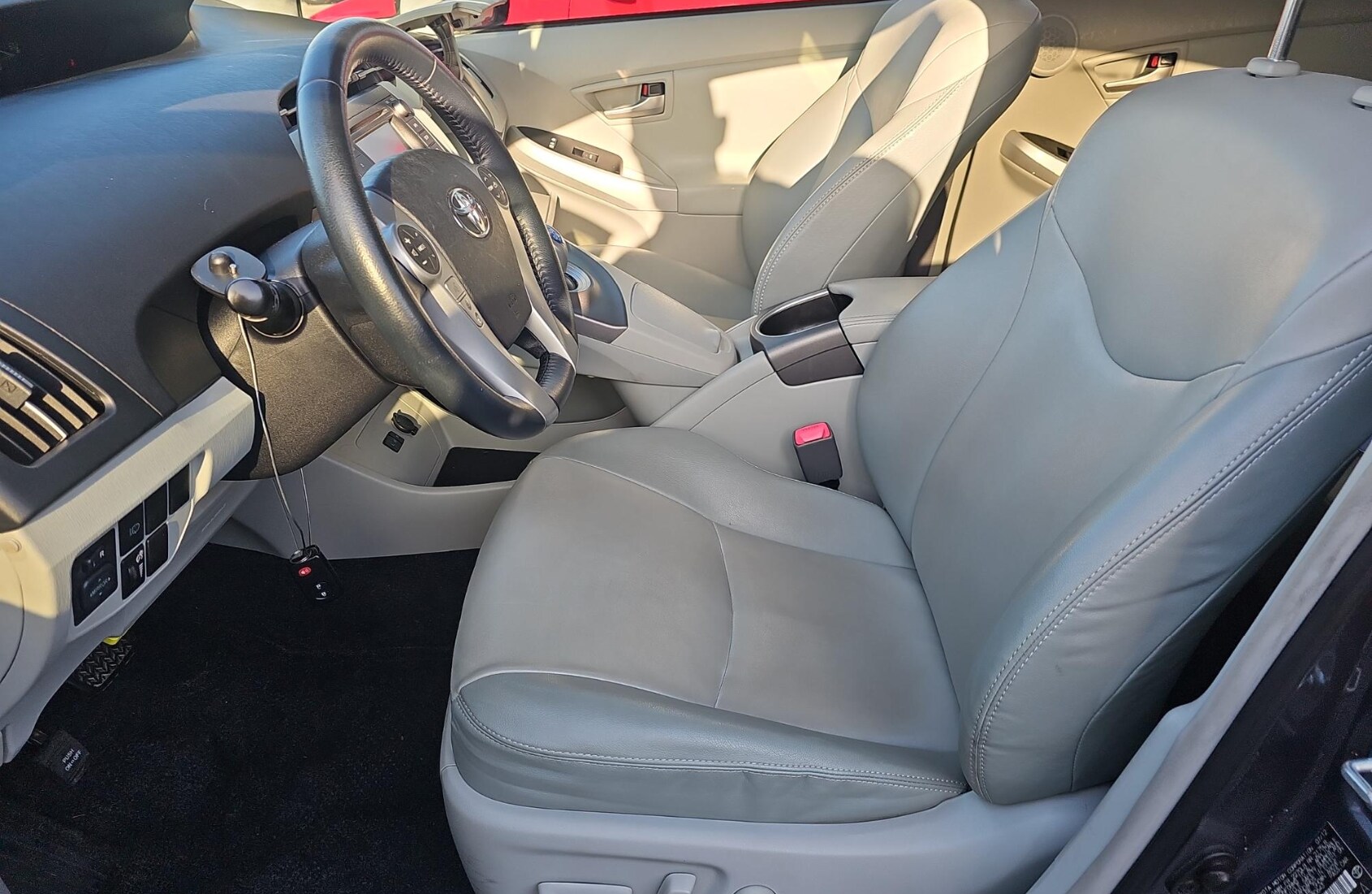 2012 Toyota Prius Five photo 2