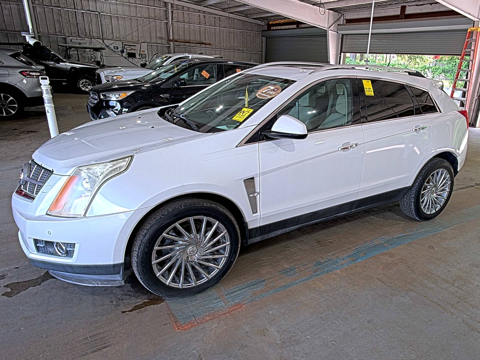 White 2012 Cadillac SRX SUV / Crossover Front-Wheel Drive 6-Speed Automatic