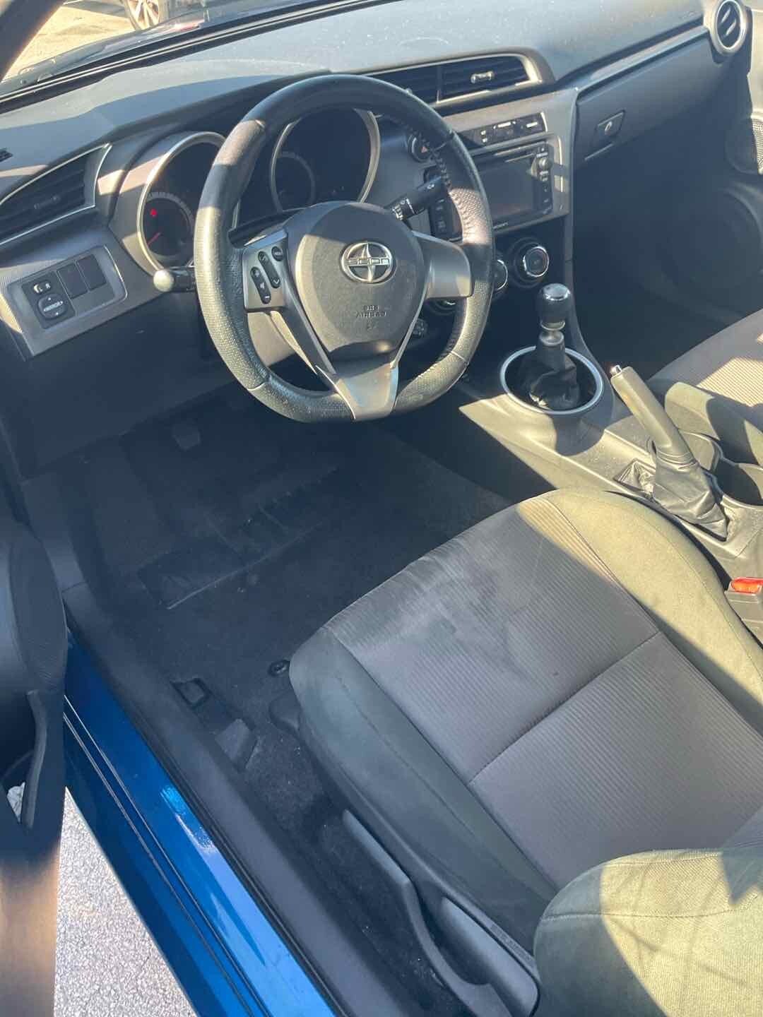 2015 Scion tC photo 2
