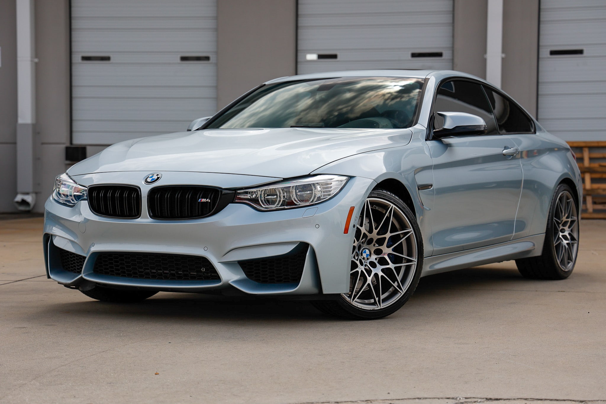 2017 BMW M4 -'s photo
