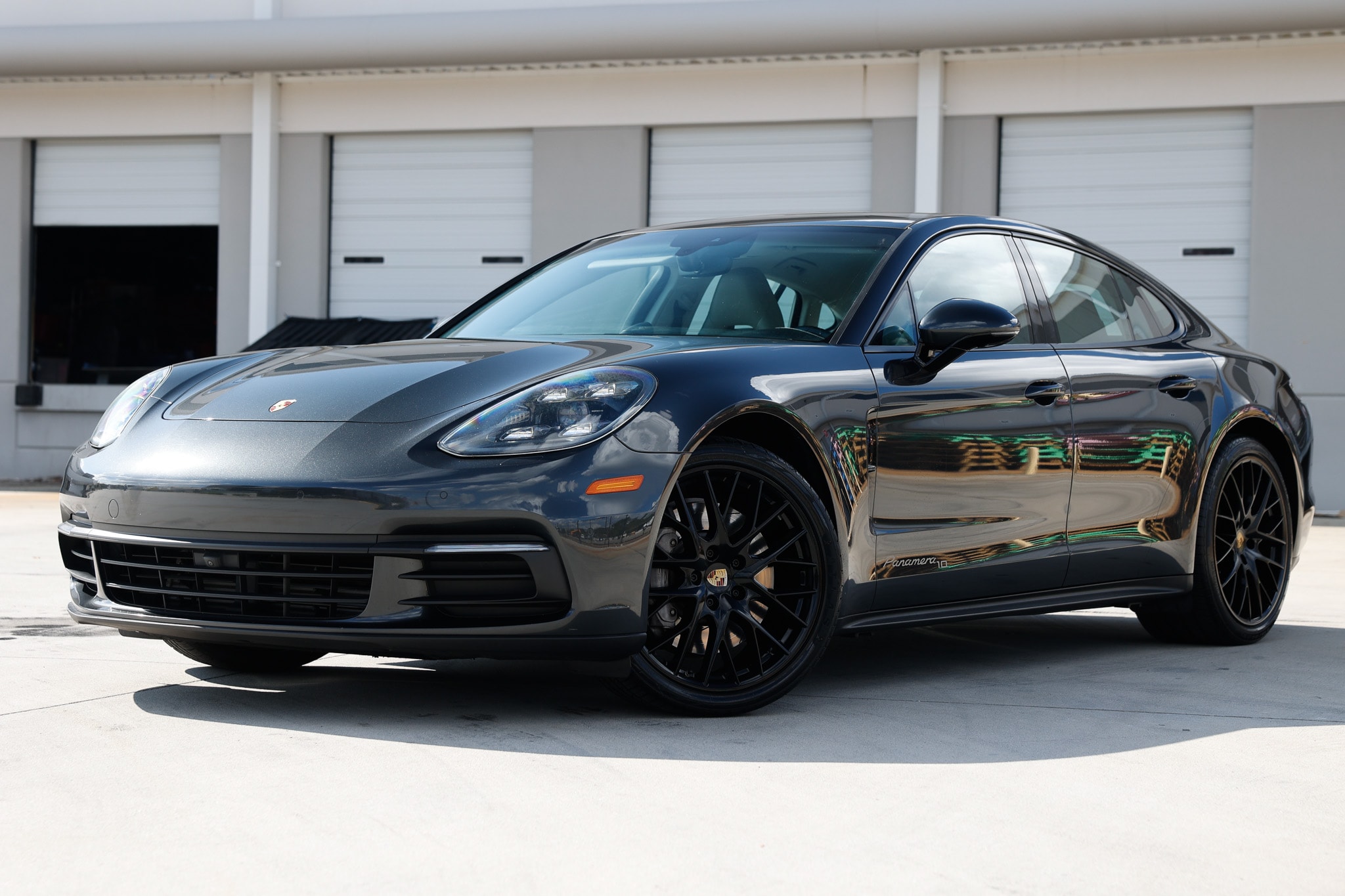 2020 Porsche Panamera 10 Year Edition's photo