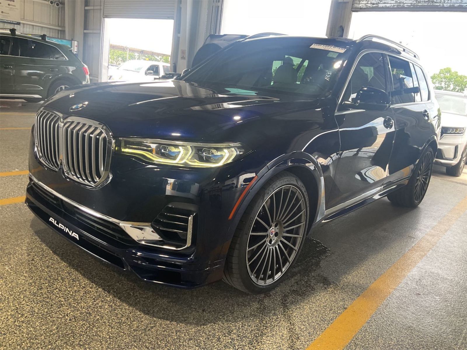 2021 BMW X7 M50i's photo