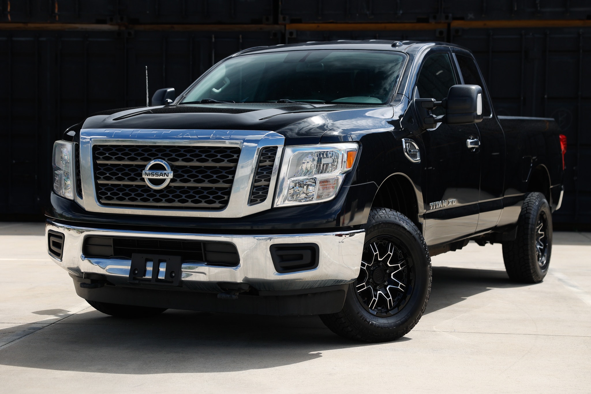 Black 2017 Nissan Titan Pickup Truck  6-Speed Automatic