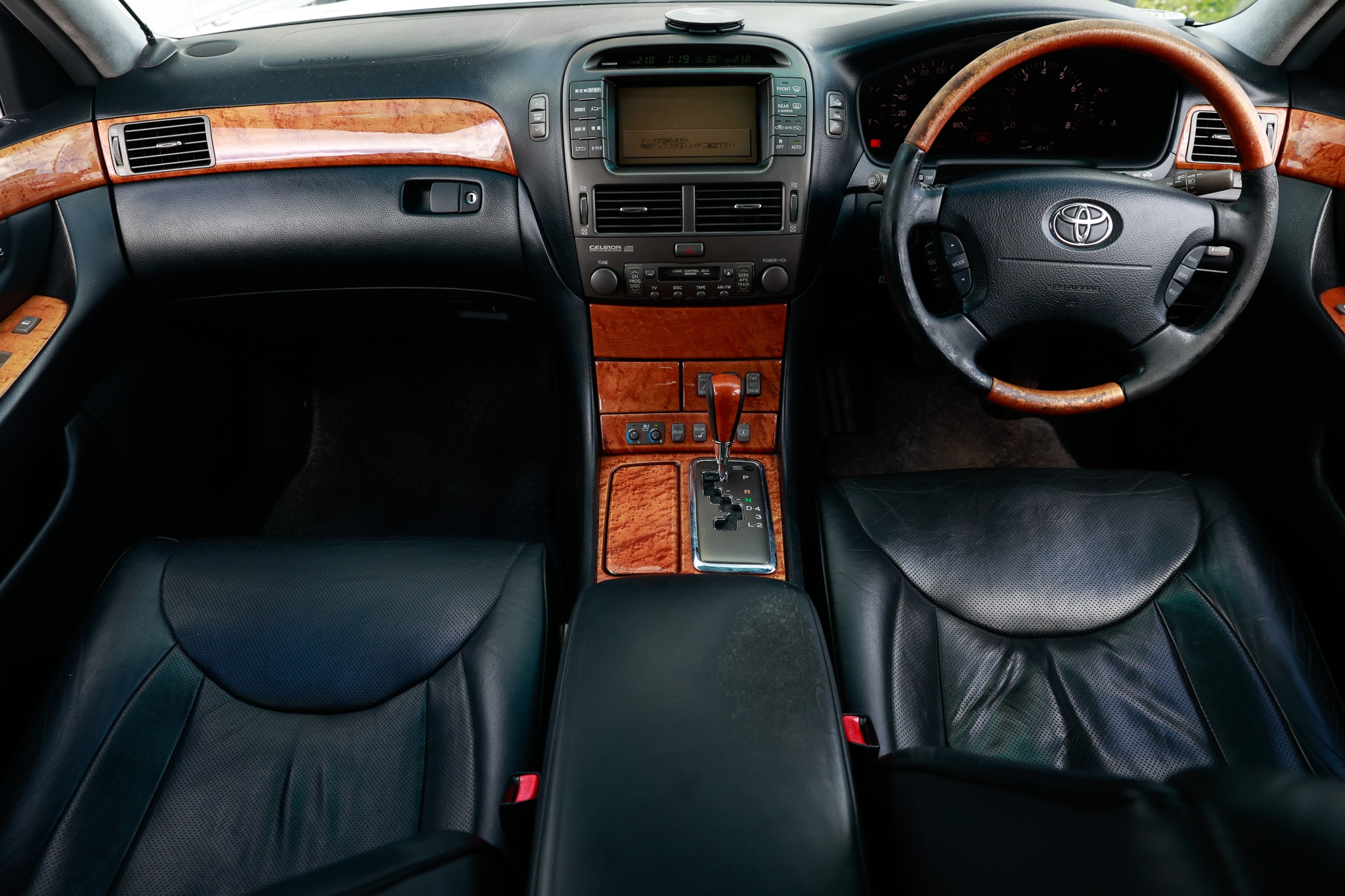 2000 Toyota Celsior JDM car for sale — photo 2 of 25