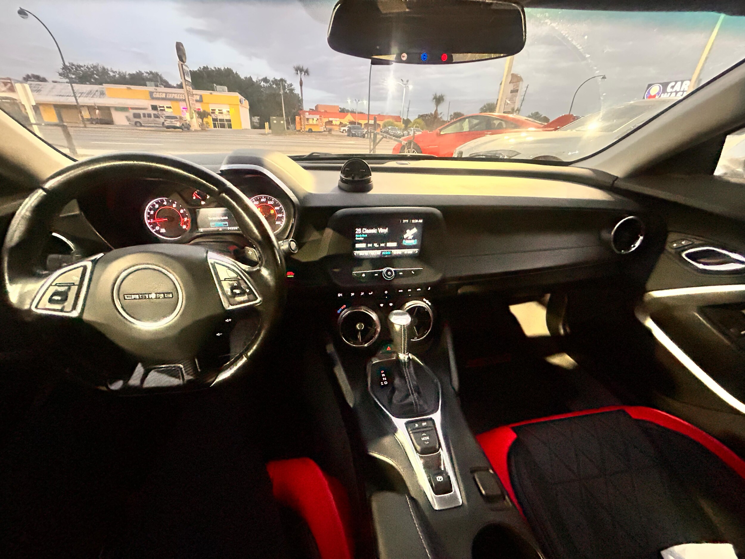 2018 Chevrolet Camaro 1LT photo 2