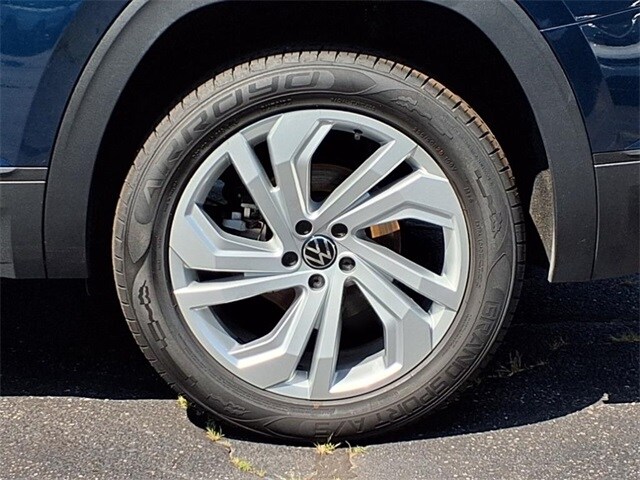 2023 Volkswagen Atlas SE Technology photo 3