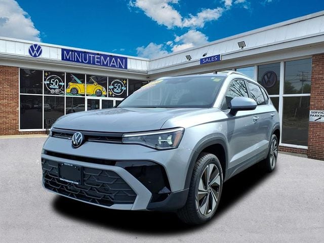 2025 Volkswagen Taos 1.5T SE 4Motion's photo