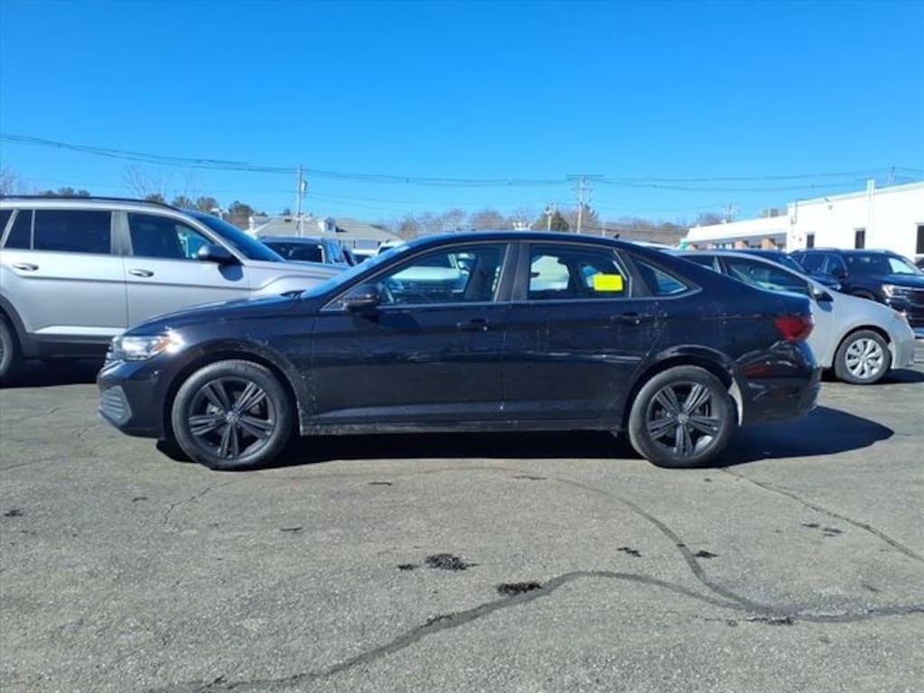 Certified 2024 Volkswagen Jetta 1.5T SE Sedan