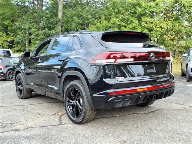 2026 Volkswagen Atlas Cross Sport SEL R-Line photo 4